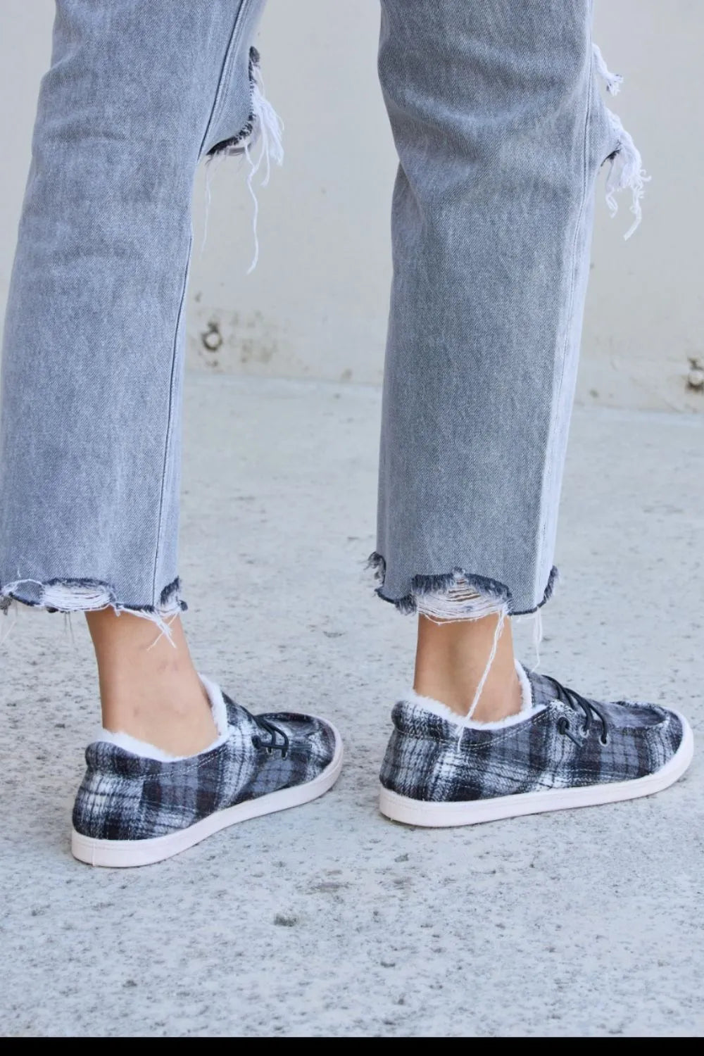 Forever Link Plaid Plush Flat Sneakers bb2ac657-4e1a-4c9e-8dd8-17123a530aad-Max