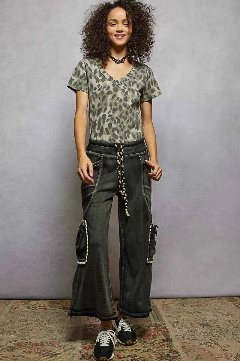 POL Printed V-Neck Short Sleeve T-Shirt bb43fc73-6f49-4651-9235-a068473902b2-Max-Origin