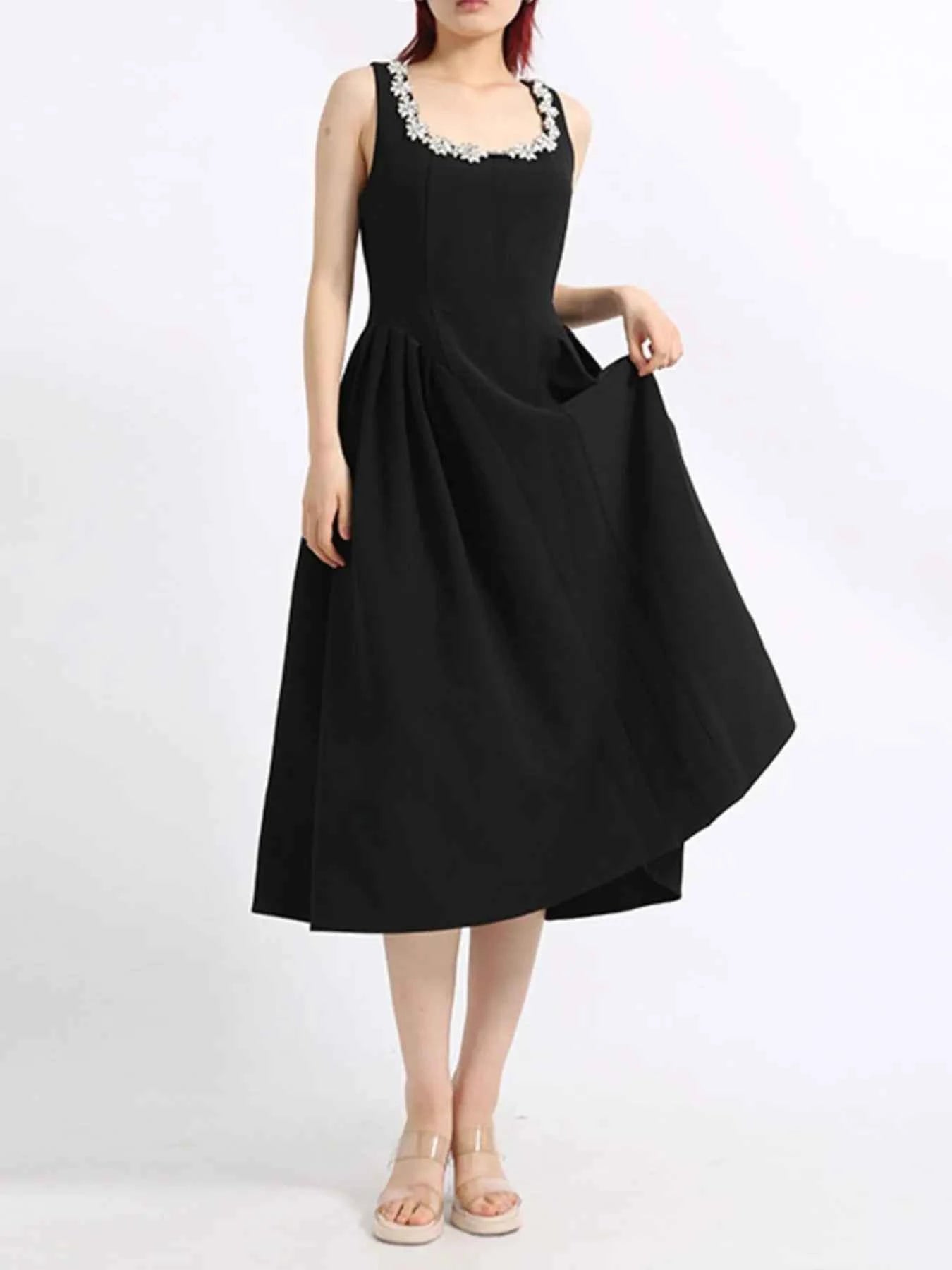 Flower Scoop Neck Sleeveless Dress Black bbac82a4-da4a-42f6-9894-7ce2cacd993b-Max-Origin