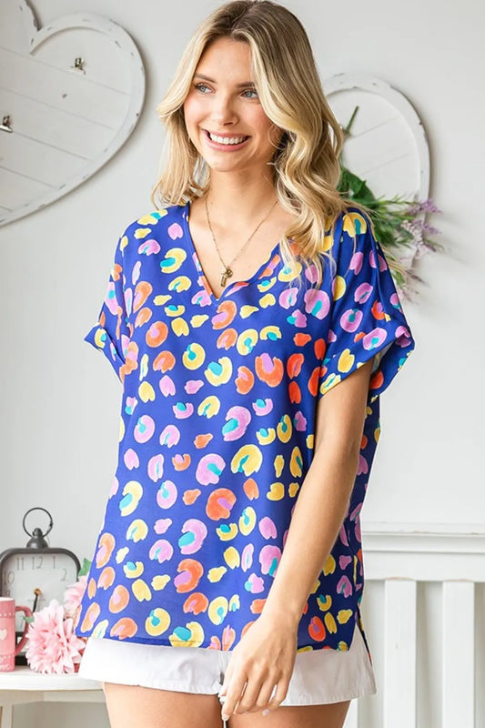 Printed V-Neck Short Sleeve Blouse bbb25ab0-002d-4bd9-a09f-ee3250339038-Max