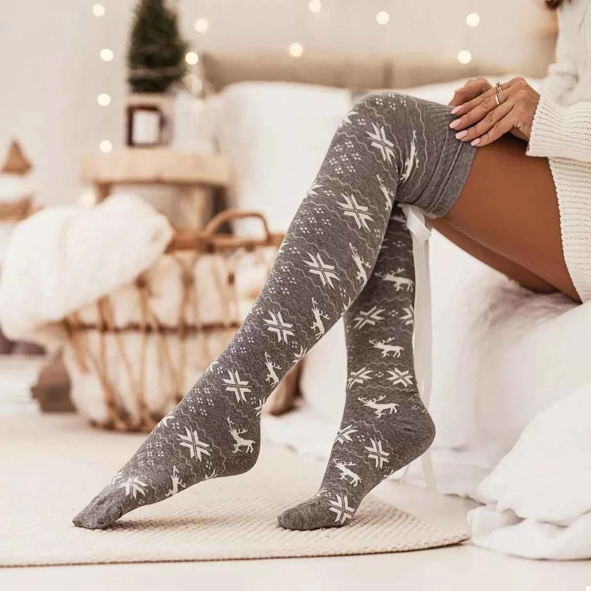 Christmas Bow Knee-High Socks bc85fd23-eb31-4a26-9d24-632e9a62e2f4-Max-Origin