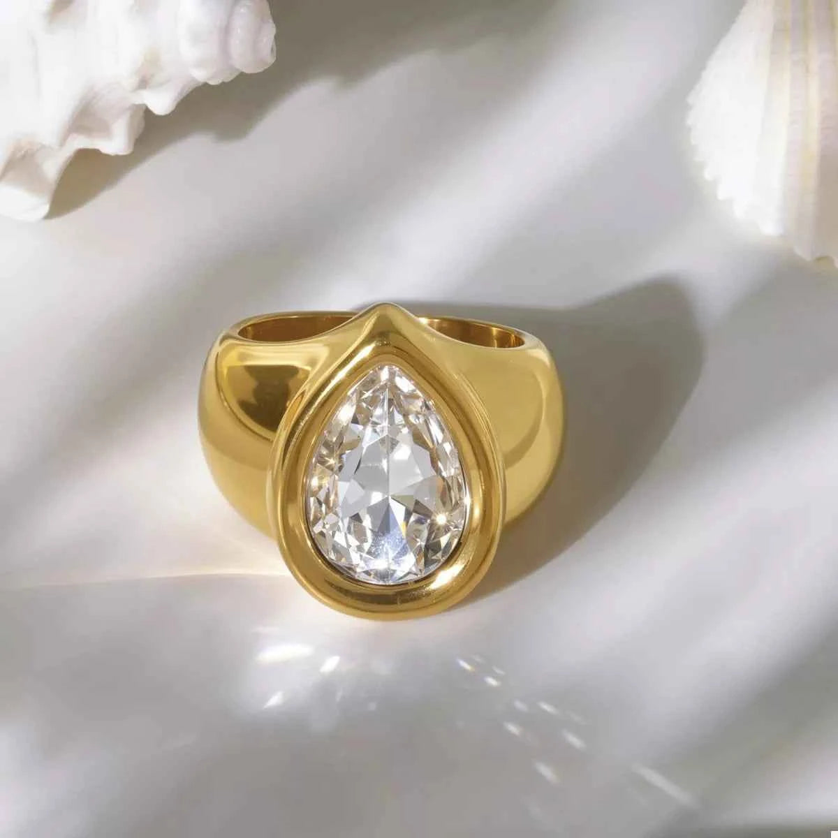 18K Gold-Plated Teardrop Zircon Ring White bc9f4bdc-d9df-4c4f-9e77-50e078824fa3-Max-Origin