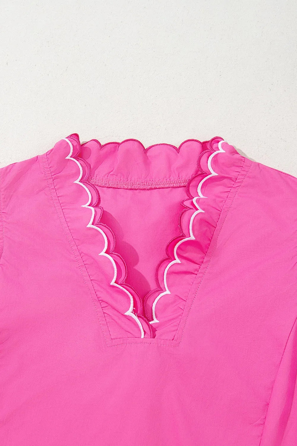 Contrast Scallop Trim Layered Short Sleeve V Neck Blouse bcedf35f-e725-4614-9f64-8278f98cd04f-Max-Origin