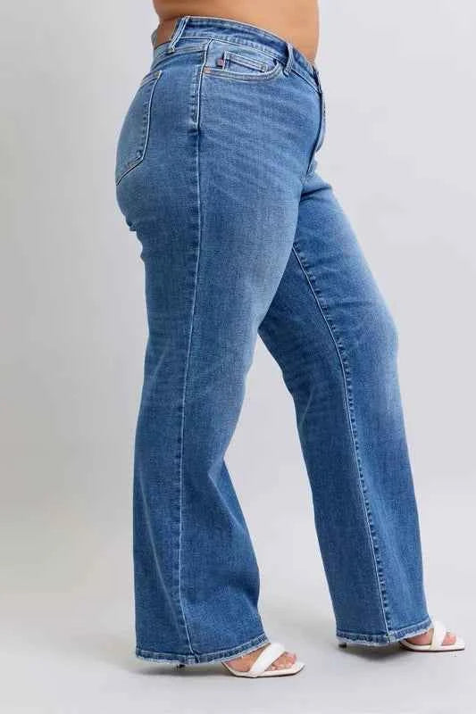 Full Size High Waist V-Front Vintage Wash Straight Jeans Plus Size bd01e004-86a3-491d-89b6-cb6c19826611-Max-Origin