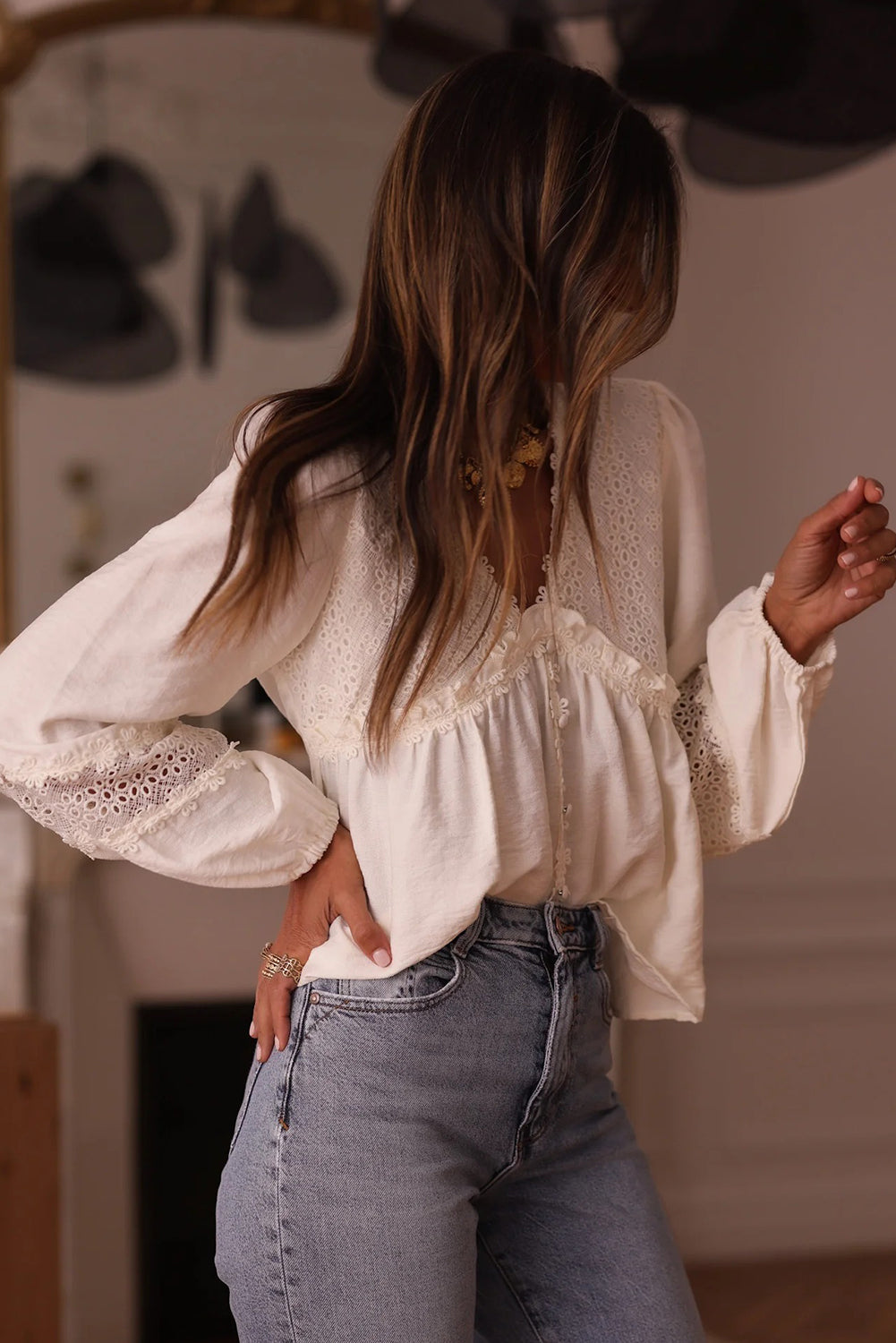 White Solid Color Floral Guipure Lace Patchwork Frilled Long Sleeve Blouse bd628df7f6a8f63d