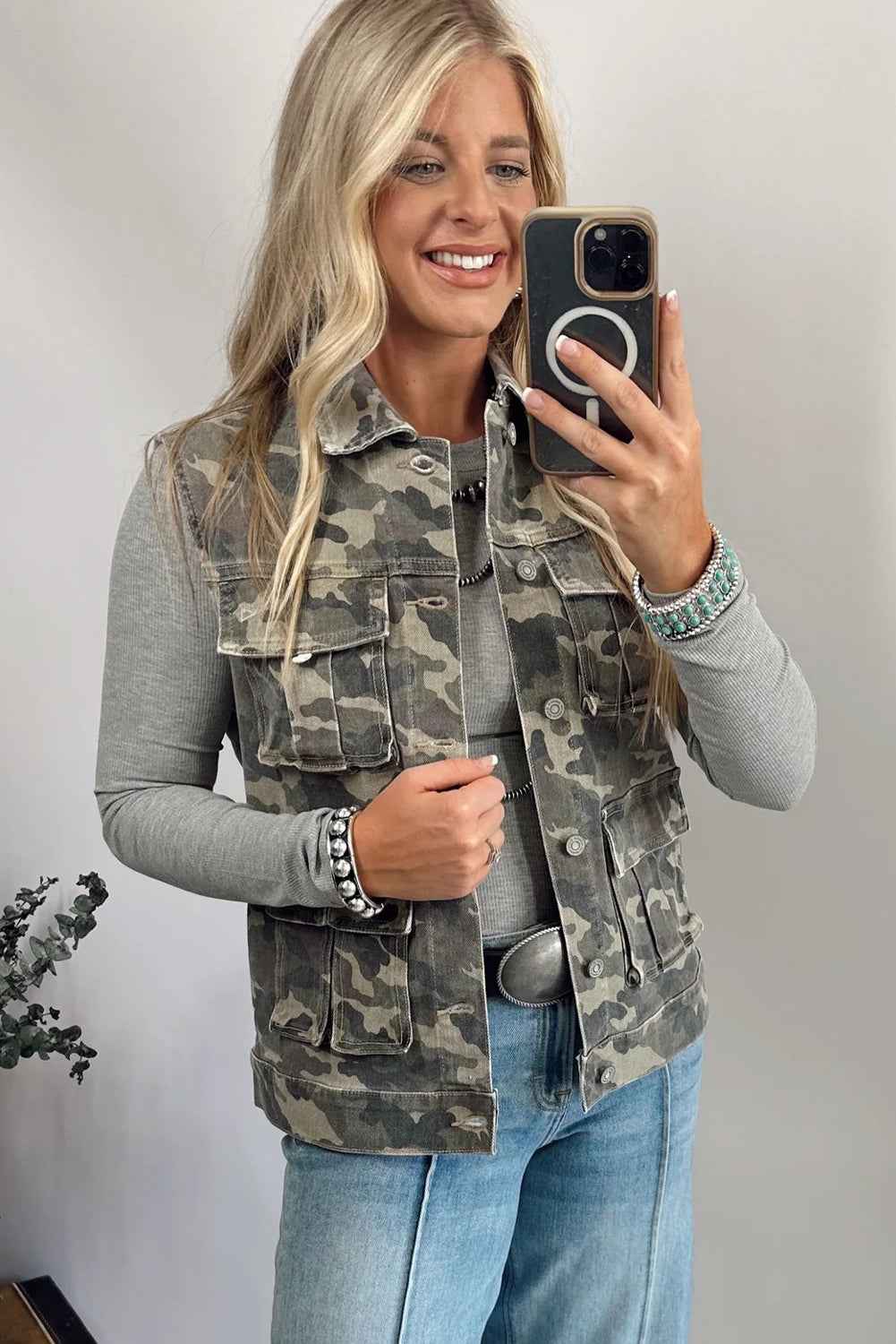 Green Camouflage Print Button Cargo Pocket Button Down Denim Vest bd6d8eb31623fd9f