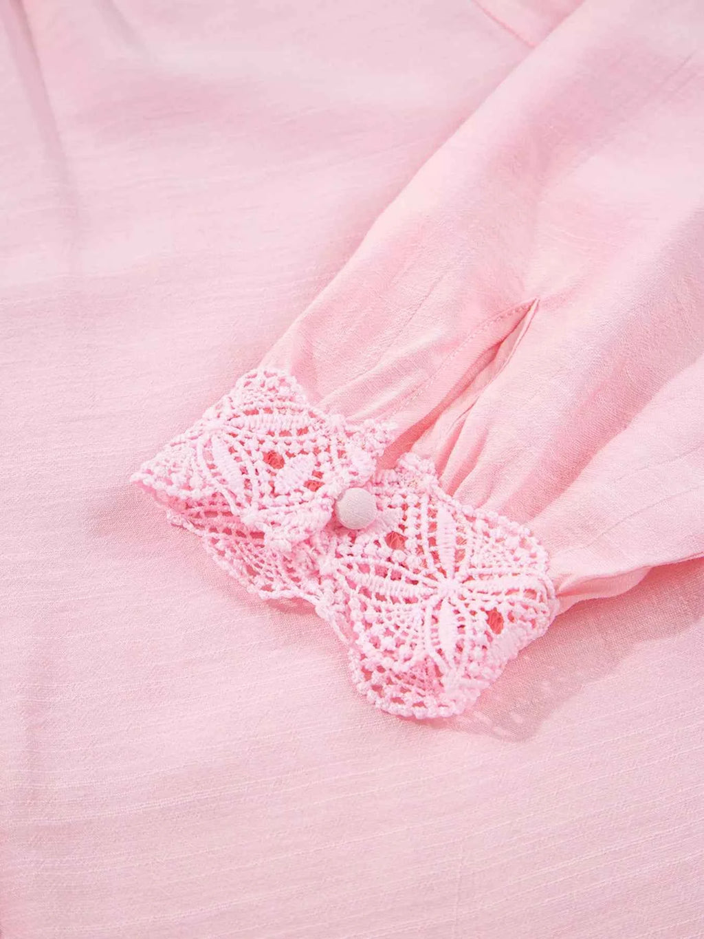 Lace Patchwork Edge Collarless Button Up Shirt bded2238ebe546908e165767dfaf50b9-Max-Origin