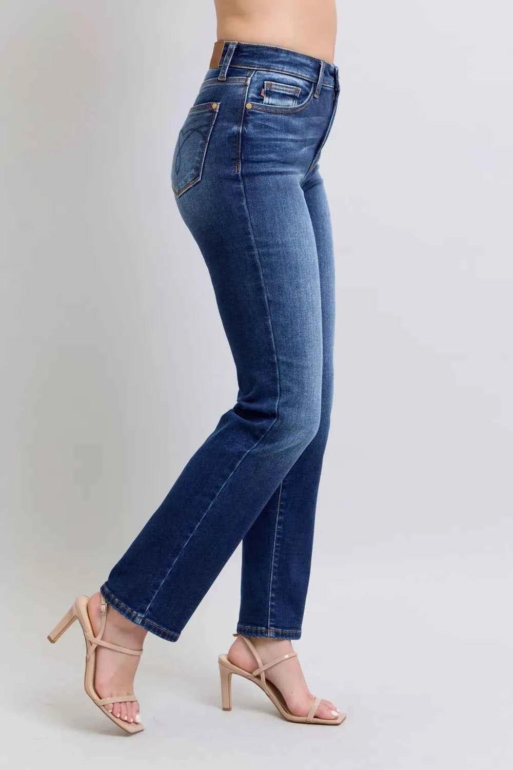 Judy Blue Full Size Washed Straight Leg Jeans with Pockets be085e67-bacd-4023-a70c-e964bc401357-Max