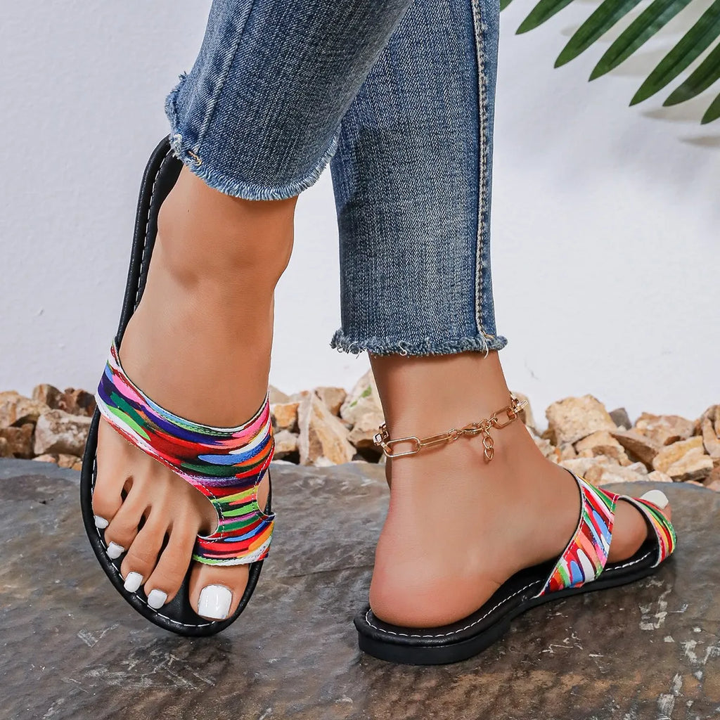 Toe Loop Flats Sandals be2e4393-23a5-4854-bb0e-0dfd664bd609-Max-Origin