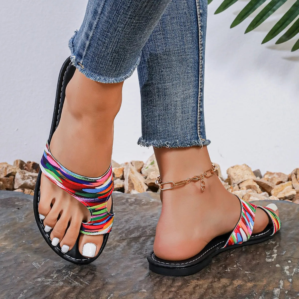 Toe Loop Flats Sandals be2e4393-23a5-4854-bb0e-0dfd664bd609-Max-Origin