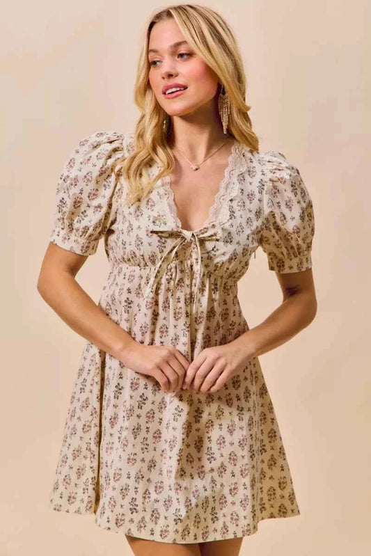 SO ME Floral Print Lace Trim Short Sleeves Mini Dress be597fcfca3244f7b0e9524c7c87e890-Max-Origin