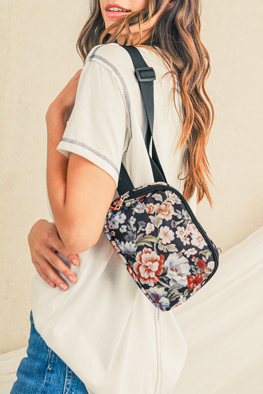 Black Floral Zipper Crossbody Bag be8252b96e1f6851