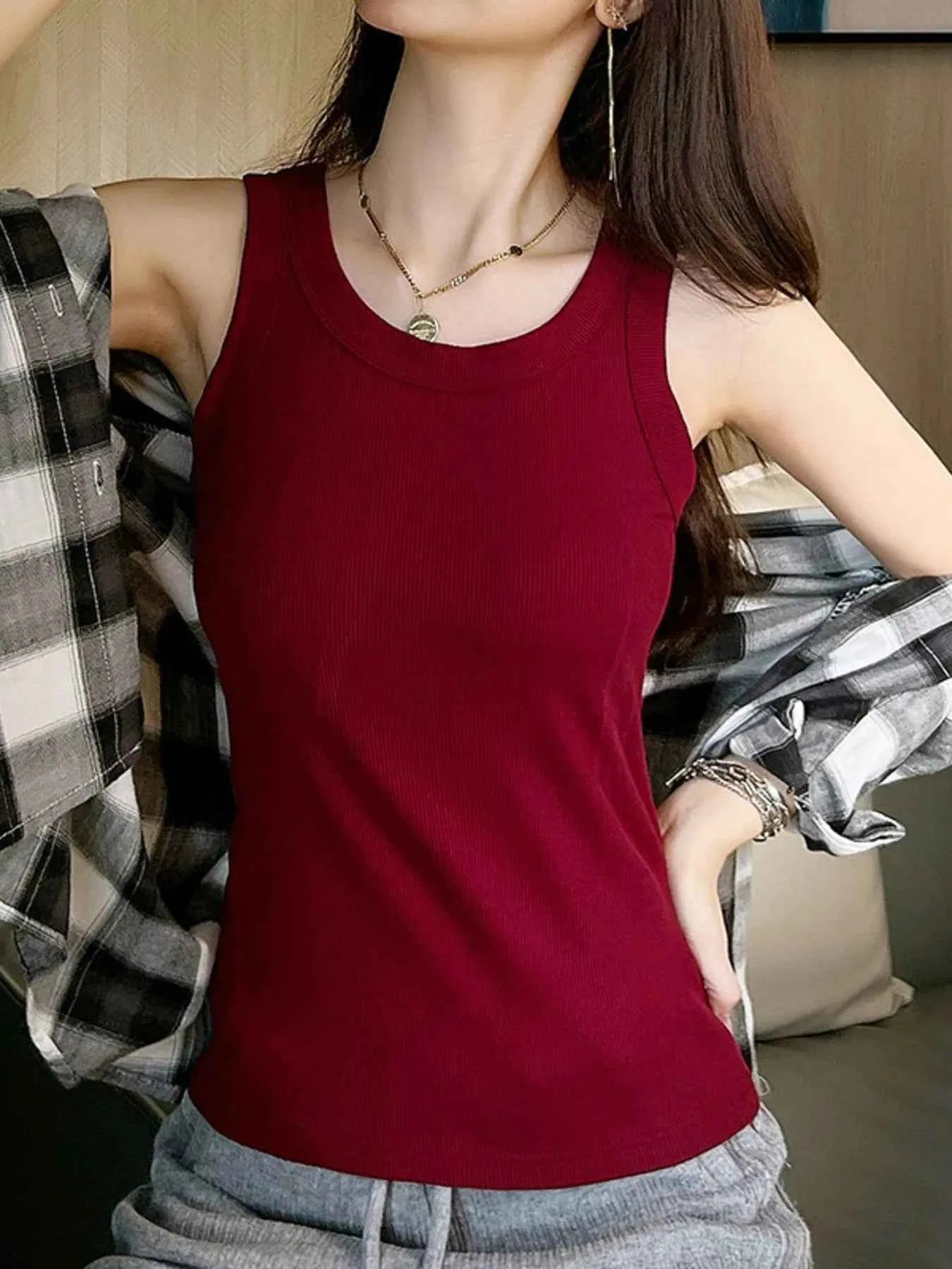 Scoop Neck Tank Top Burgundy One Size bea814c4-b091-46a8-9d3d-eca67511e637-Max-Origin