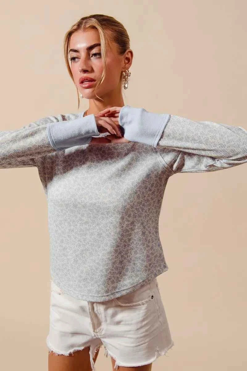 SO ME Textued Floral Knit Top with Contrast Cuffs DUSTY BLUE IVORY bfb3e70c715b4bdca0f69ffbd3cd855c-Max-Origin