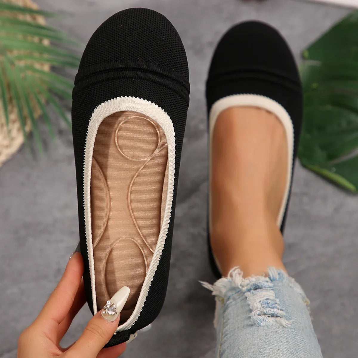 Round Toe Flat Slip-Ons Black c00dc6999c914c47827ffec2a1f7ea7d-Max-Origin