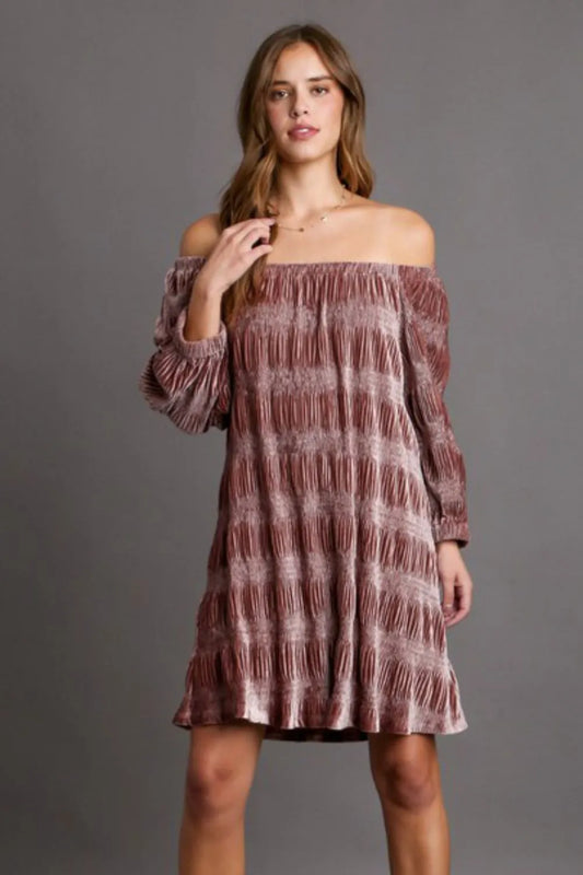 Off-Shoulder Balloon Sleeve Velvet Mini Dress c04d0e06-2a8b-47c3-9b22-37132610037e-Max