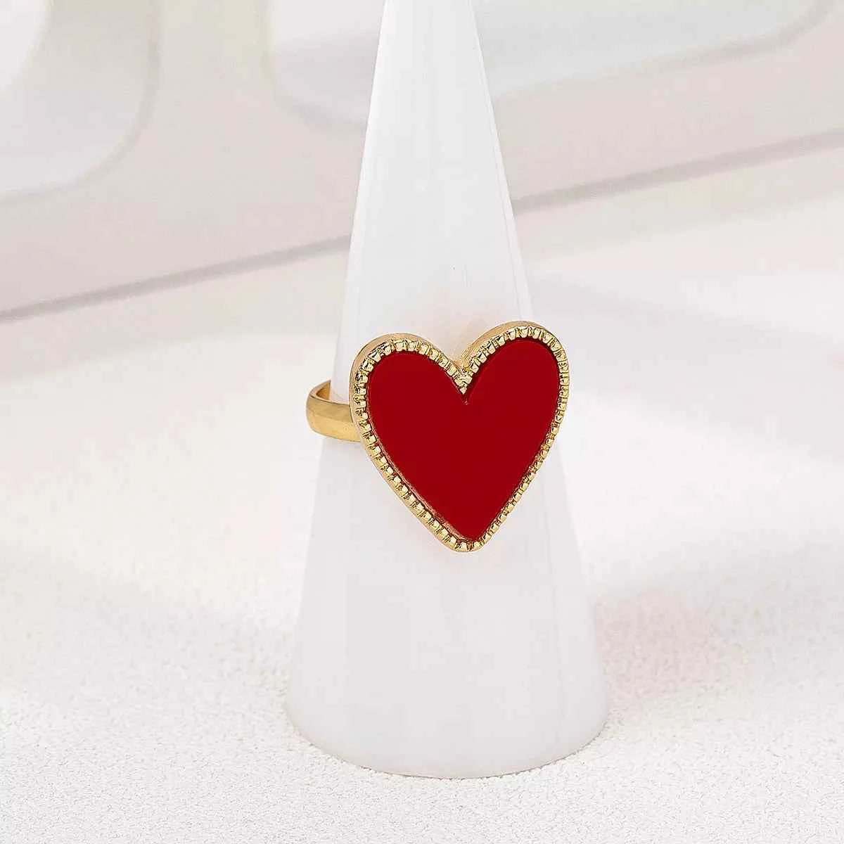 18K Gold-Plated Heart-Shaped Ring c14d47c6-118f-45f3-ad85-7b2f6b732014-Max-Origin