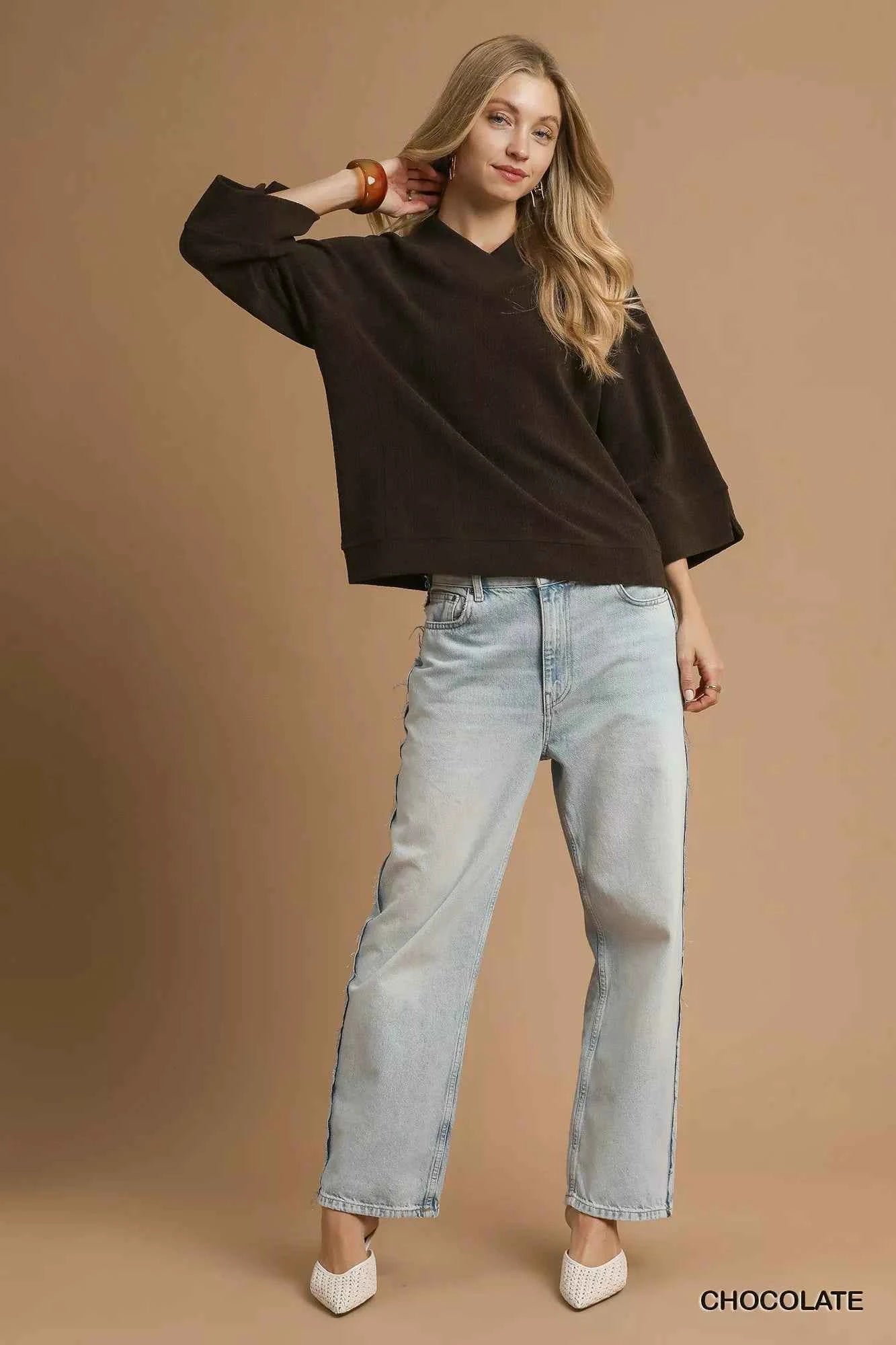 Textured Knit V-Neck Top c197214e-2550-4897-a592-86c128c70965-Max-Origin