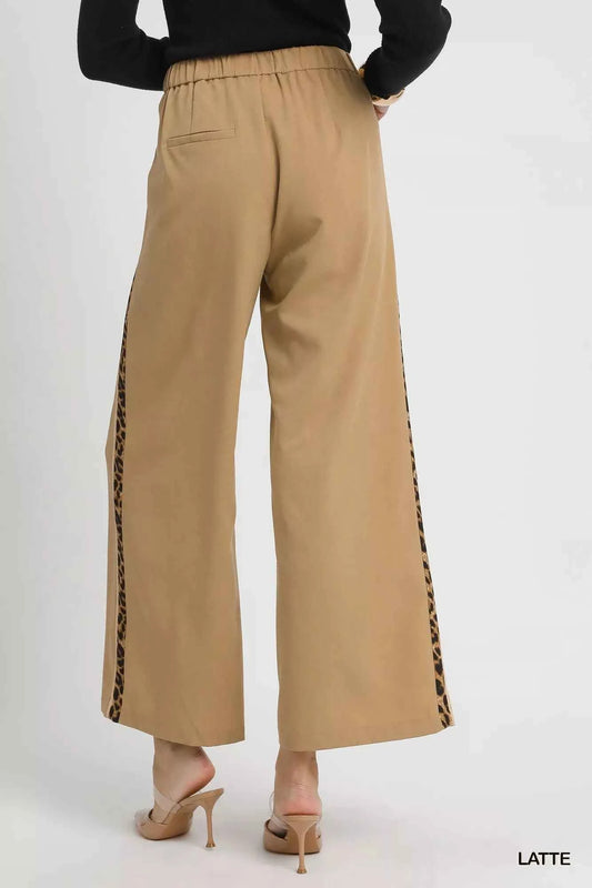 Front Pleated Wide-Leg Pants with Contrast Trim c1977ca7-3a28-4114-98e7-916cbd054500-Max-Origin