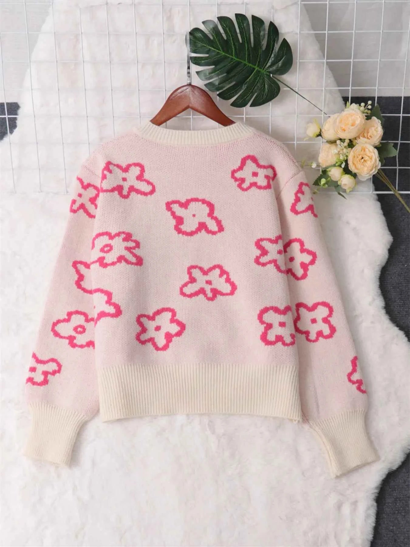 Floral Pattern Button-Up Cardigan c20a5d1503b24bf9a6d58929405264f0-Max-Origin