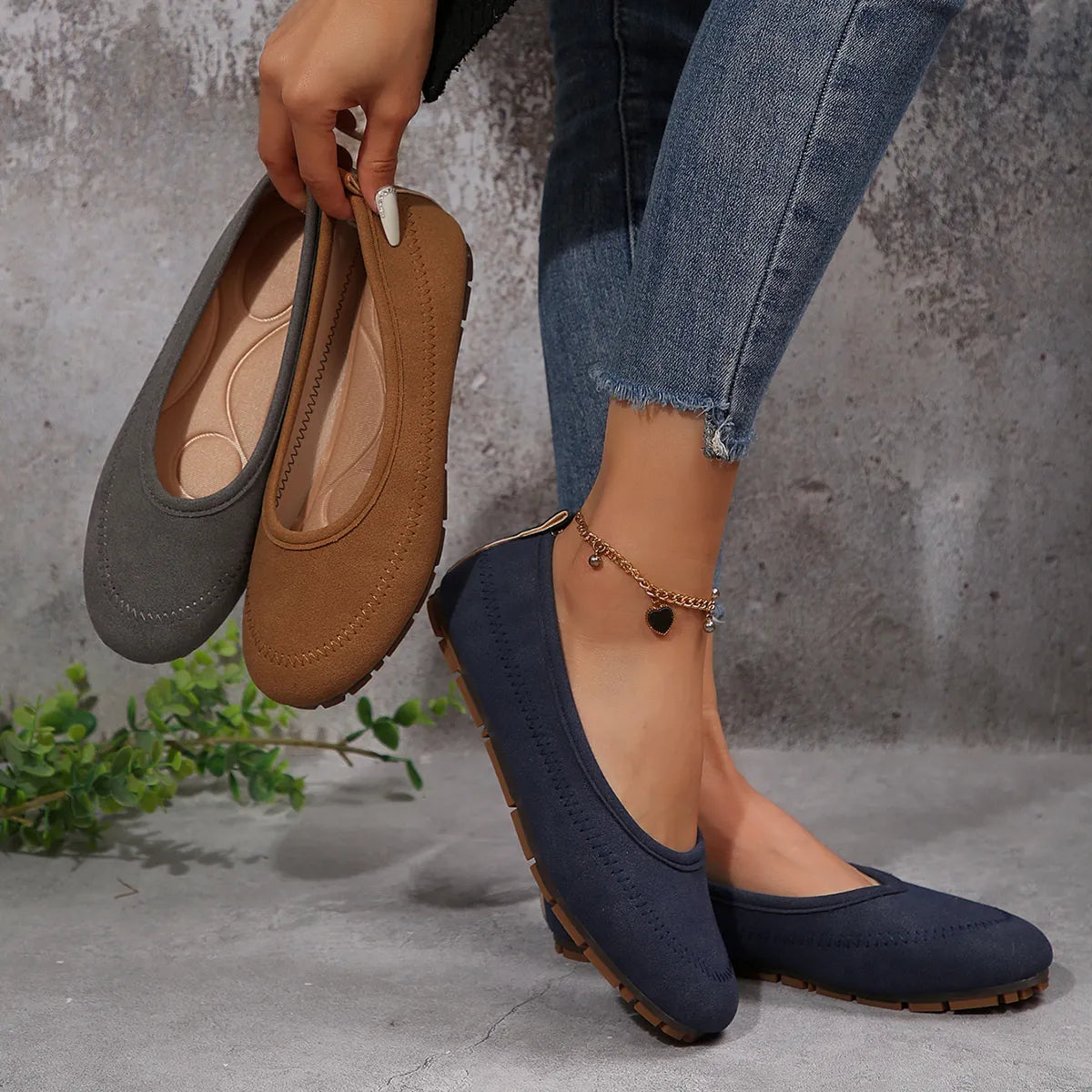 Round Toe Flat Slip-Ons c2374dc5ac4a4df284f1a65d5034aeff-Max-Origin