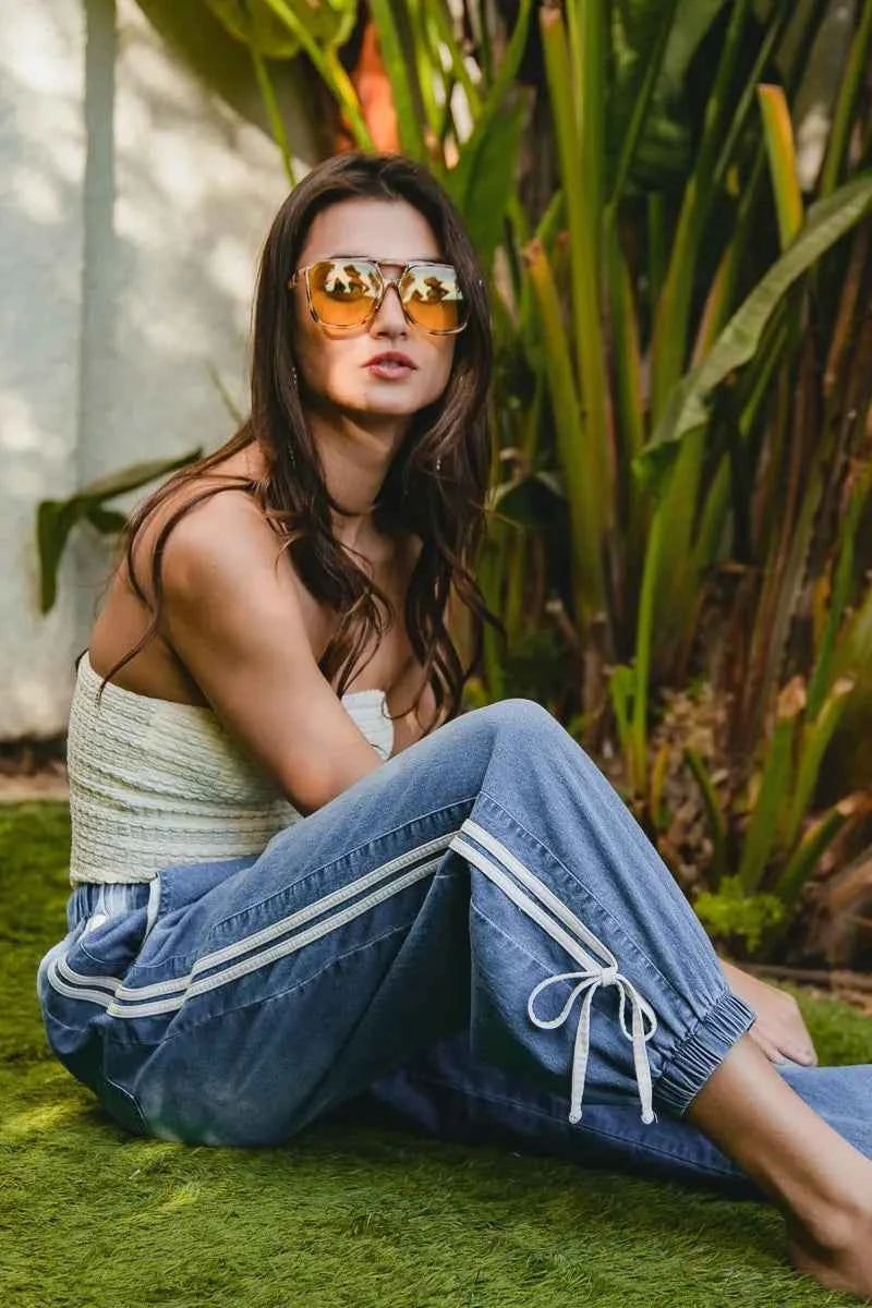 BiBi Striped Tape Details With Bot Tied Point Elastic Waist Jeans c2ca94b549154e1387c291667fd64bf2-Max-Origin