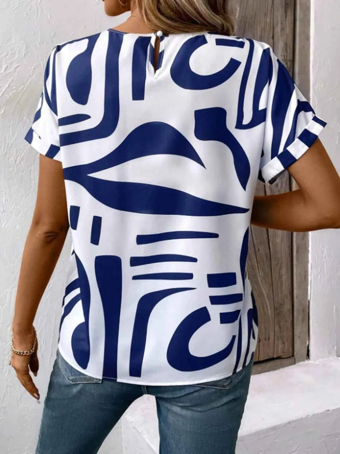 Contrast Round Neck Short Sleeve Blouse c2e35ffa-1f8f-48be-beb7-07b71b3289d6-Max-Origin