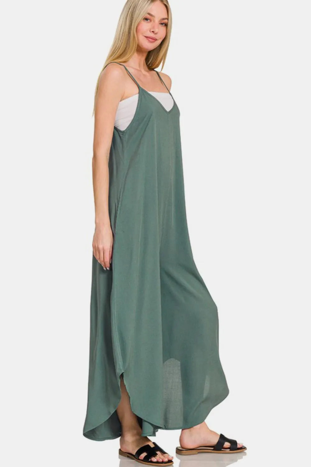 Zenana Sleeveless Curved Hem Wide Leg Overalls with Pockets c32fb9d4-0554-4c1e-872c-7c670d264744-Max