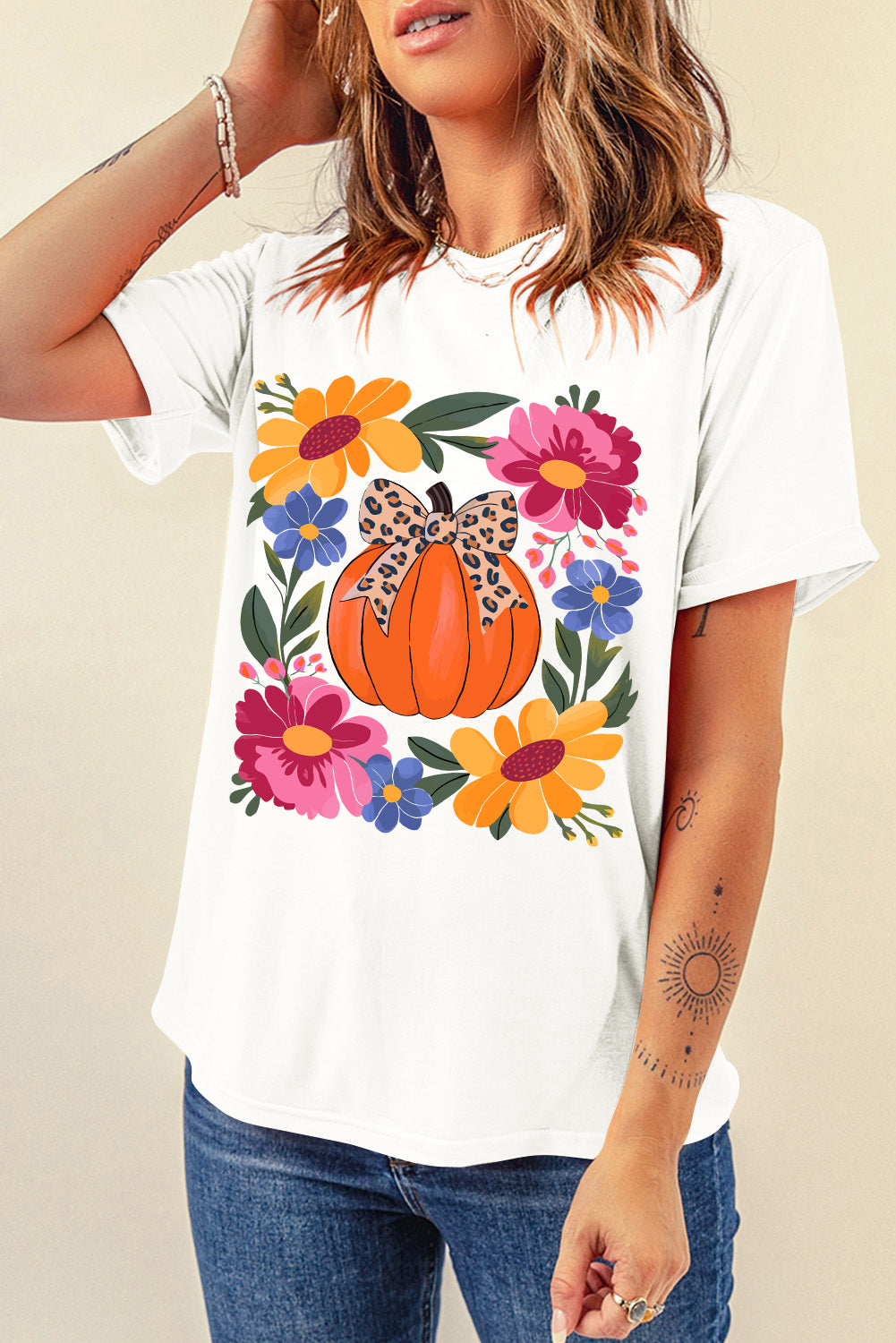 White Flower and Pumpkin Heat Transfer Printing Graphic Crewneck Tee c34f78cf2e6ceef8
