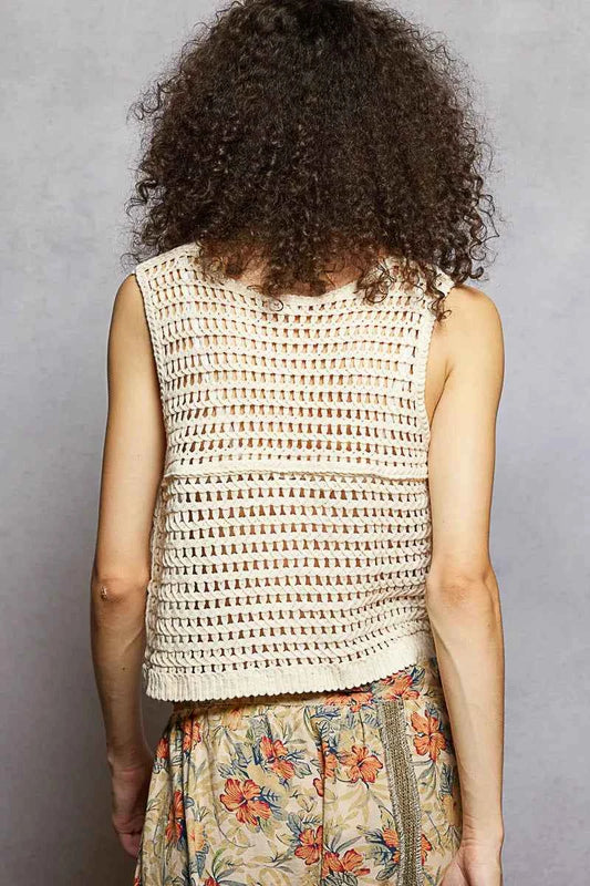 Floral Embroidered Cropped Crochet Vest c371c06d-ef9a-487b-9335-740ecfec319e-Max-Origin
