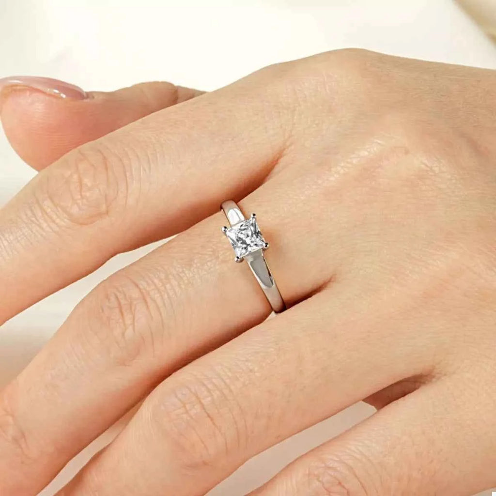 Silver-Plated Minimalist Ring c4486766-4be2-44be-a400-81dce8f25a05-Max-Origin