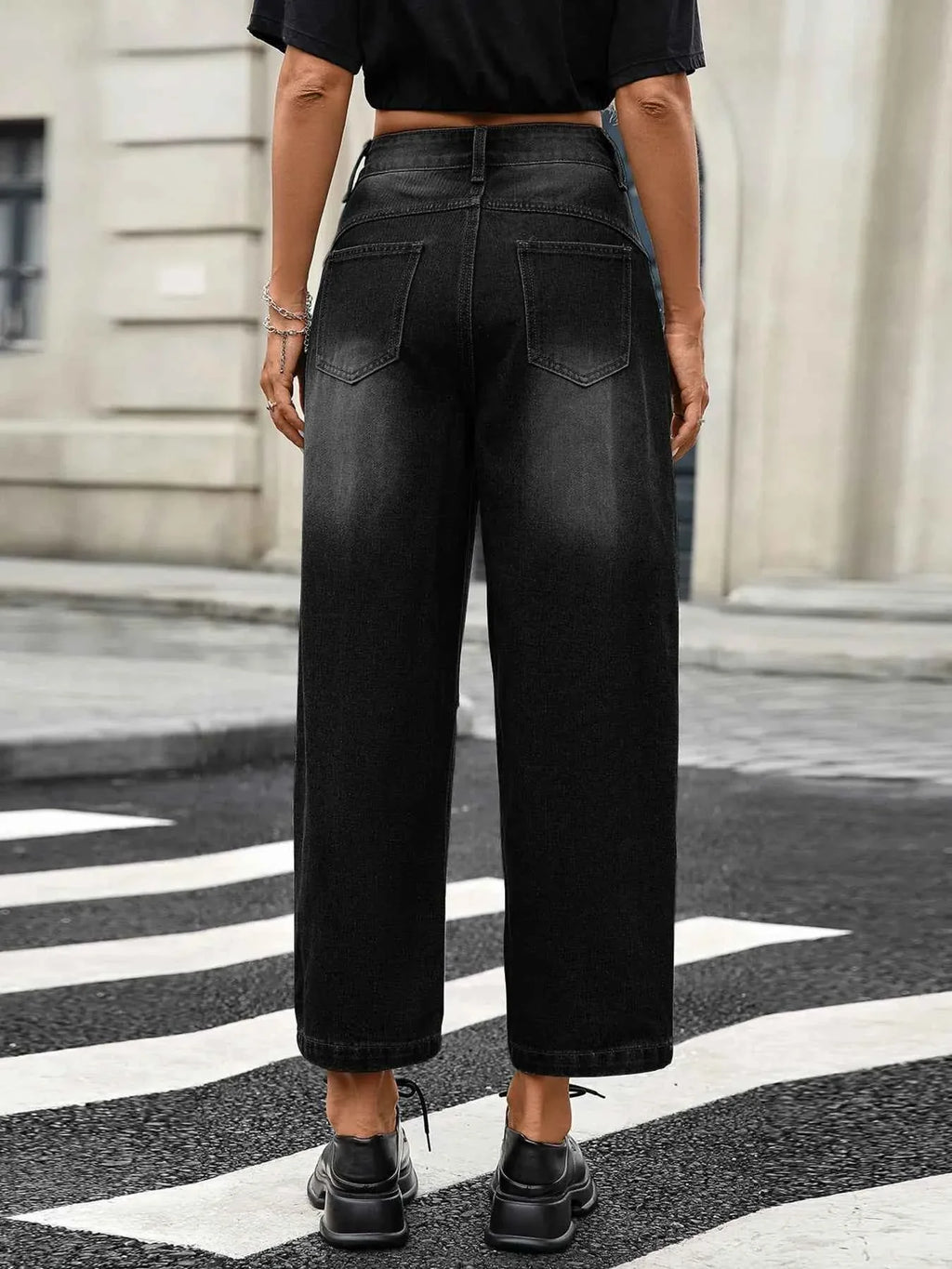 Wide Leg Jeans with Pockets c475bbac8dcf4aa689dc728bfa412b1b-Max-Origin