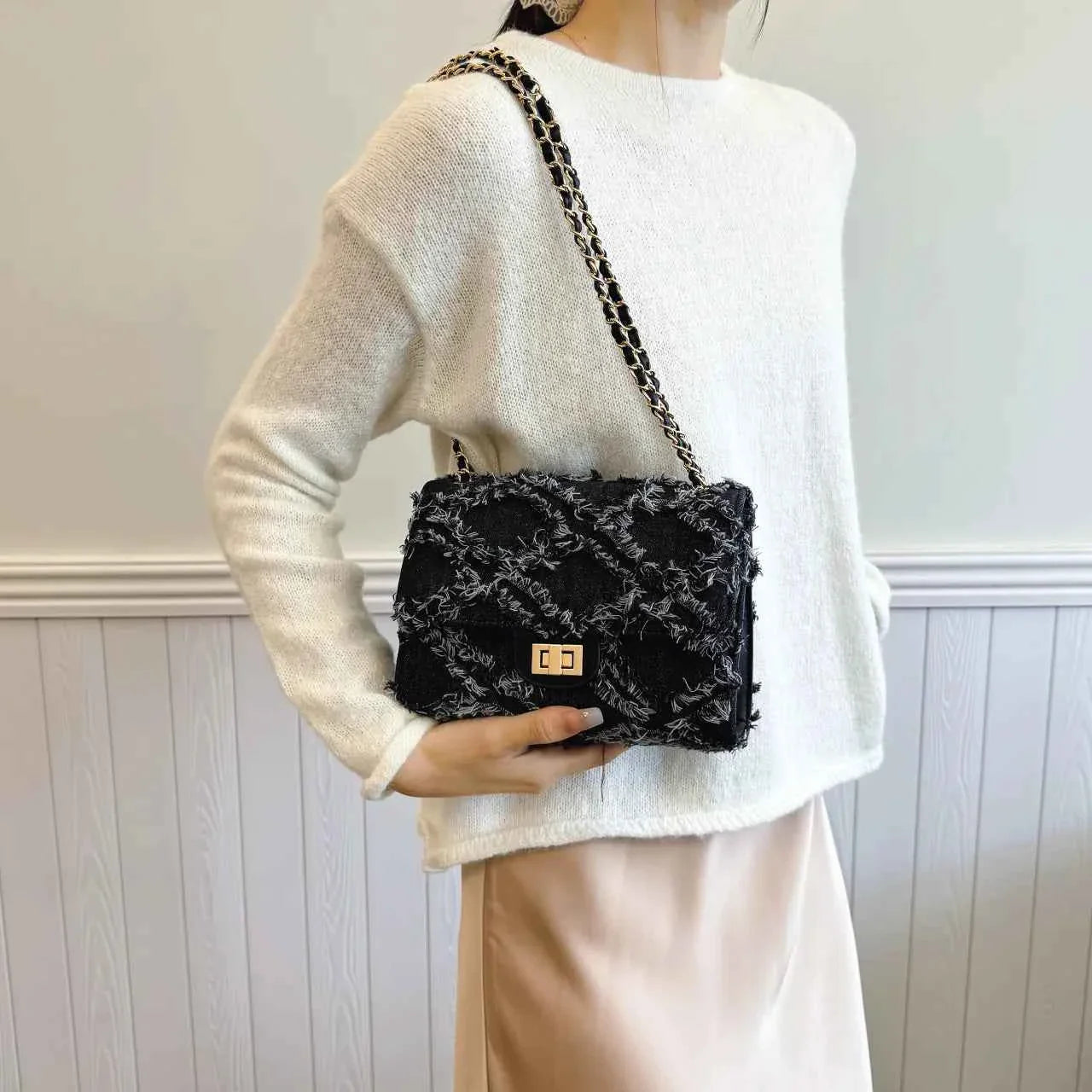 Frayed Edges Chain Crossbody Bag c4bc3db4727449099397c87430e2a5fe-Max-Origin