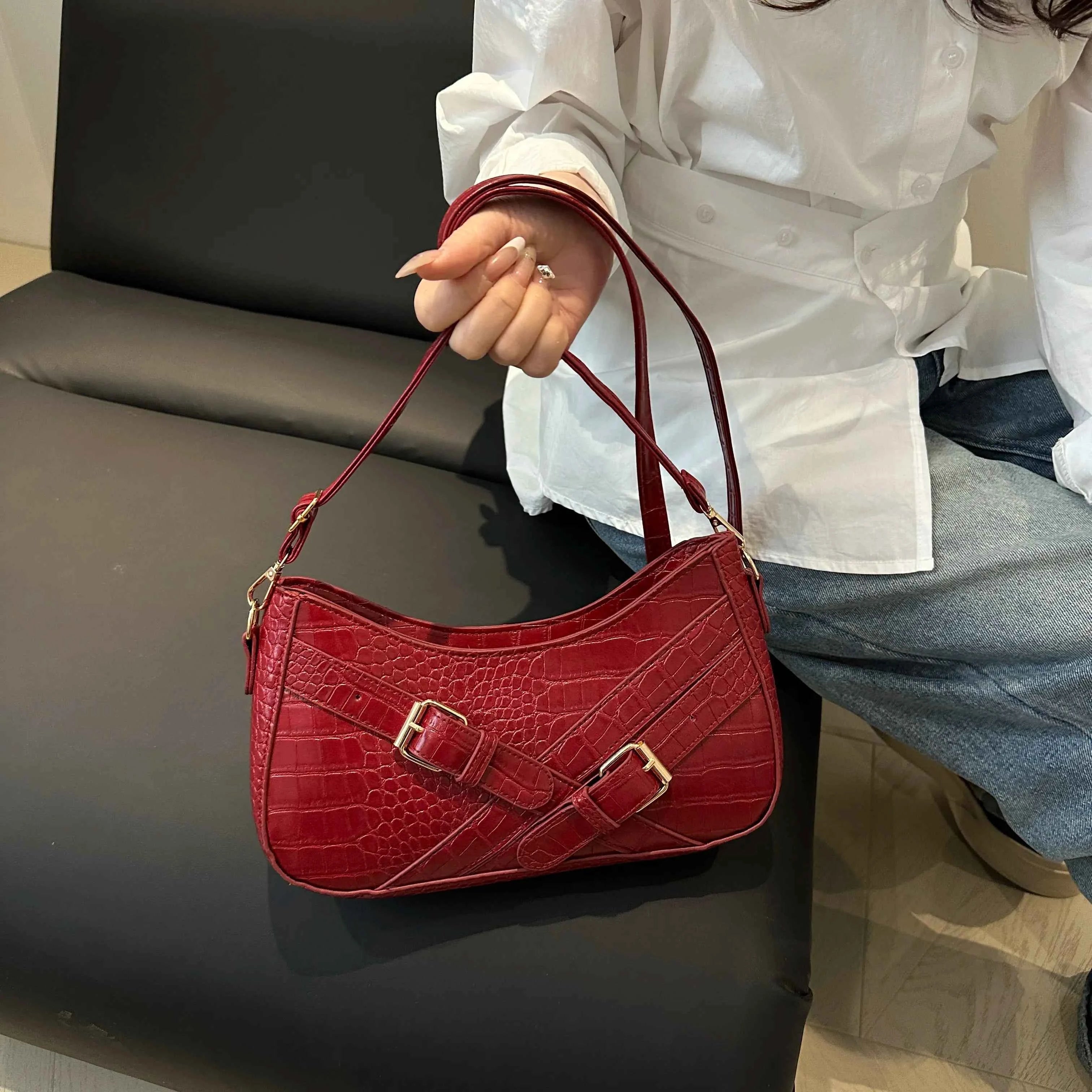 Crocodile Pattern Underarm Shoulder Bag Red onesize c52b6dca6eb14b7088184b1a19a61dc8-Max-Origin