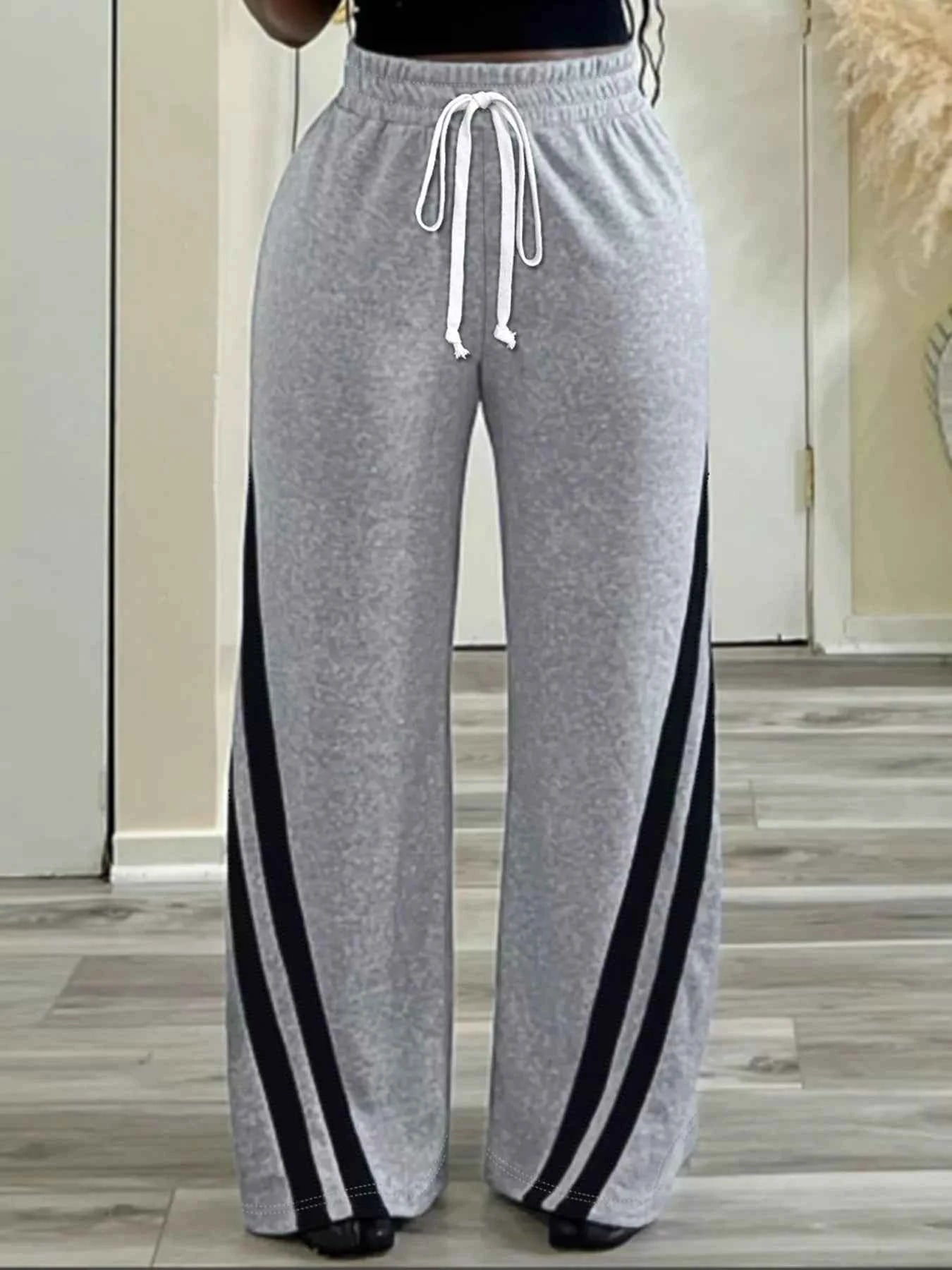 Plus Size Striped Contrast Wide Leg Pants c5861d58-1ab1-4949-a8dd-4f354c307829-Max-Origin