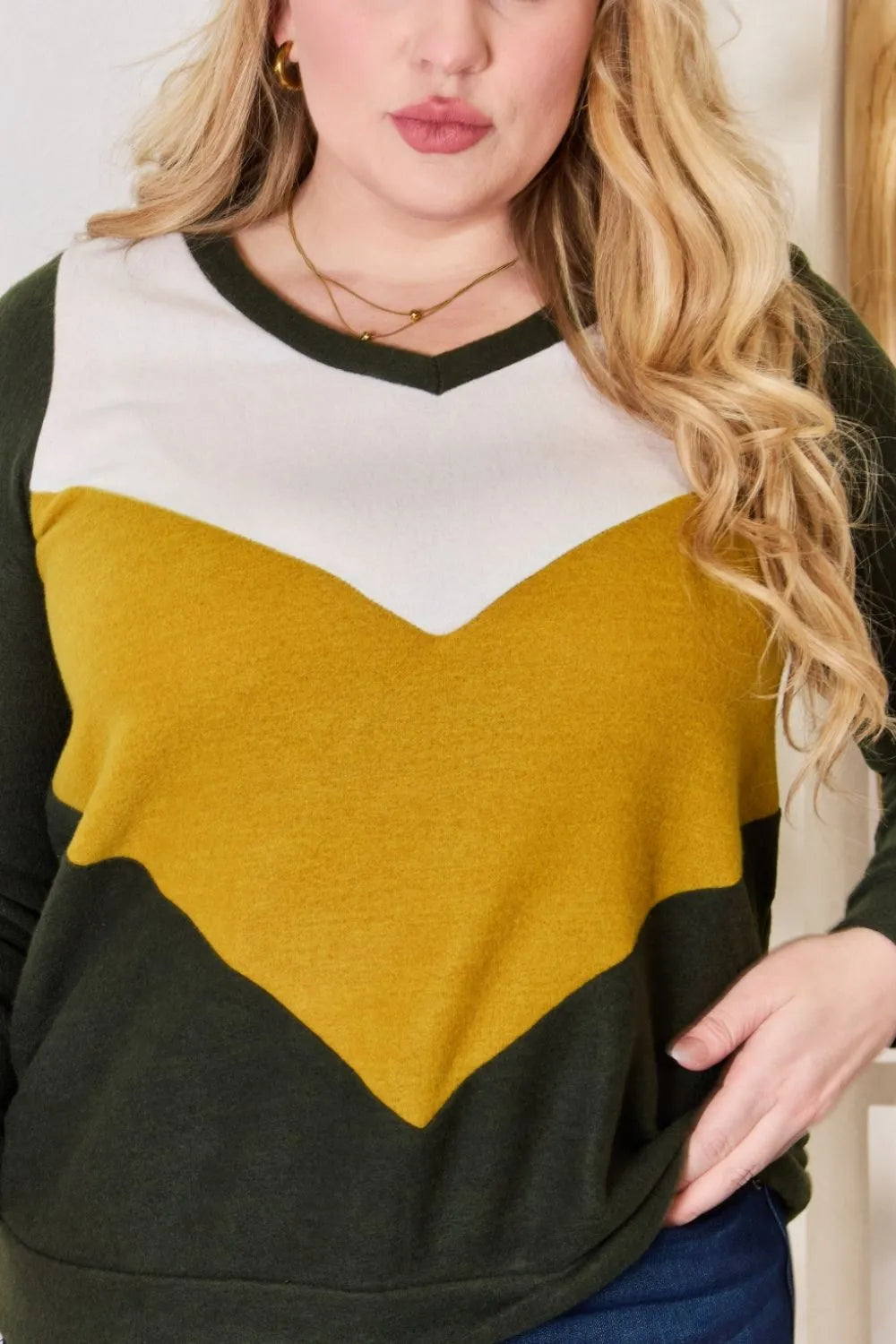 Hailey & Co Full Size Colorblock V-Neck Blouse c600b6e9-f13c-4f45-98d3-c65d0ef069a9-Max