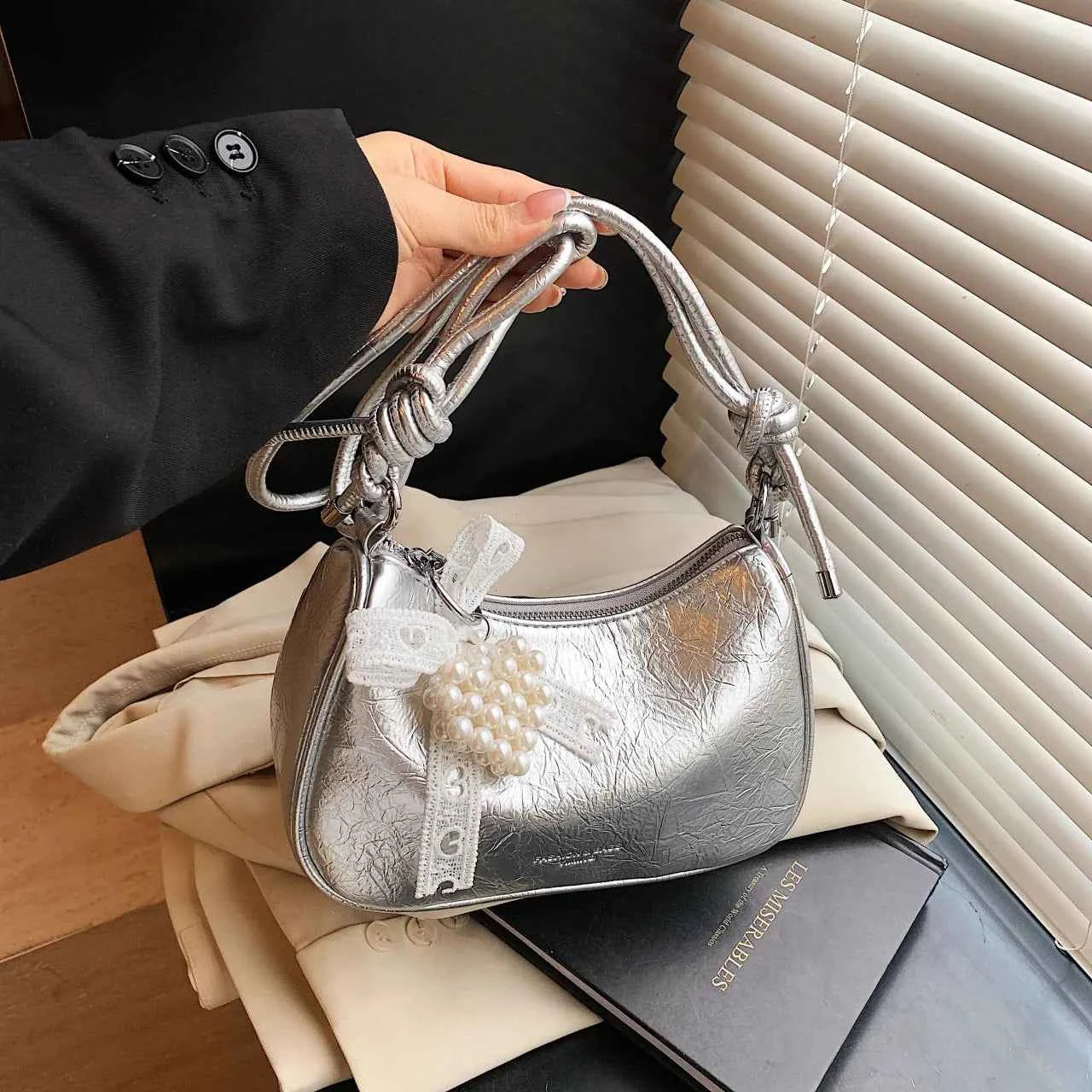 Knotted Strap Shoulder Bag Silver onesize c64f0a0c82524ec1a69e53f07630598a-Max-Origin