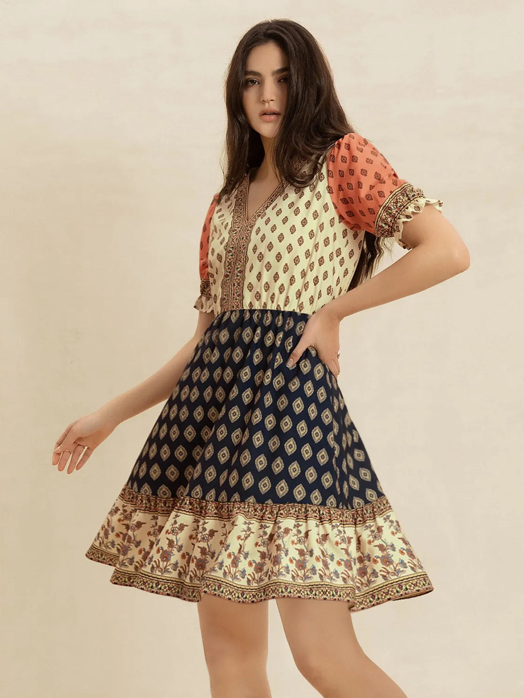 Printed V-Neck Short Sleeve Dress c68b86f2-8d70-4812-9016-3394727ecb4e-Max-Origin