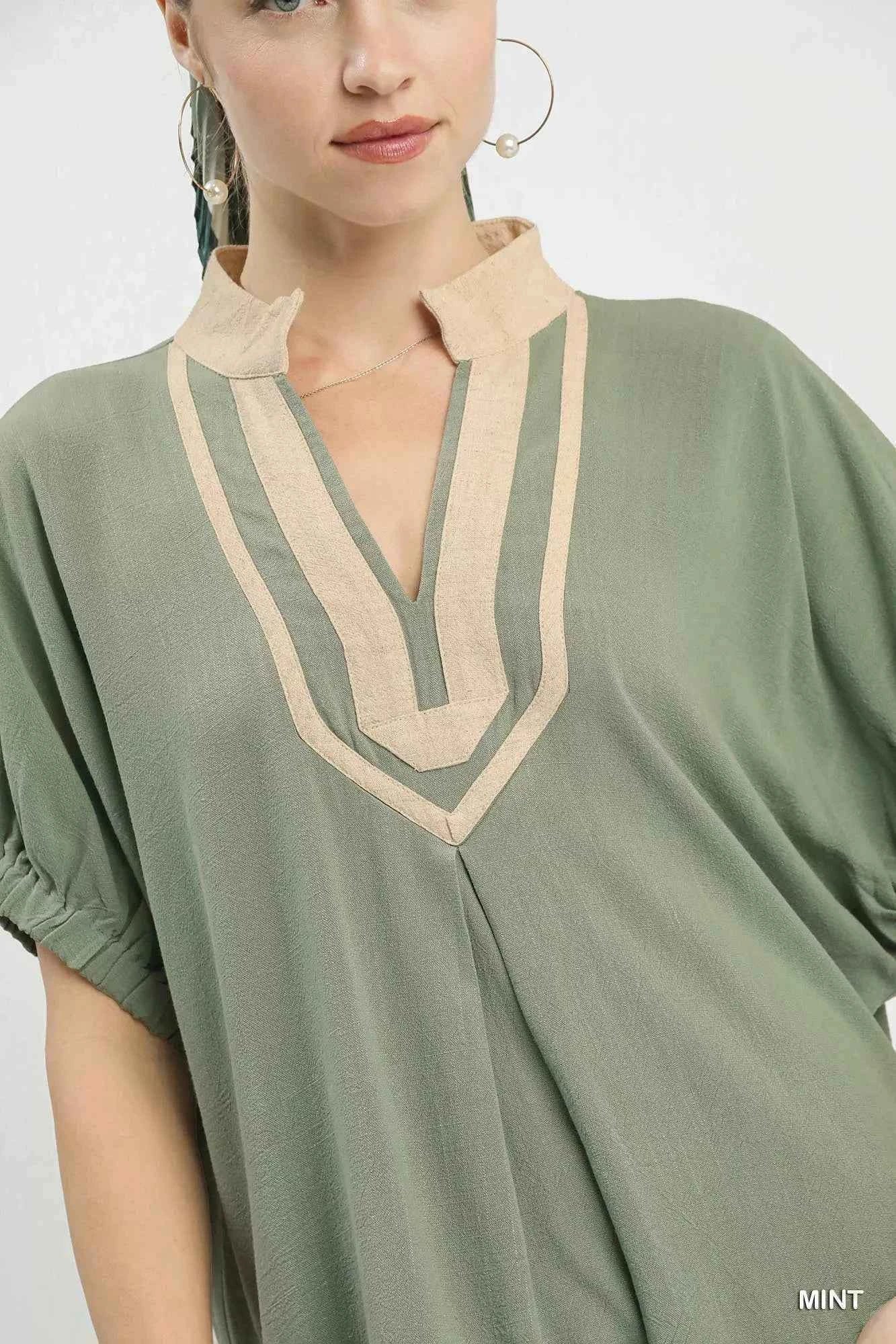 Umgee Linen Contrast Trim V-Neck Blouse c70d1827-c11c-4f05-aa66-f1a066b57650-Max-Origin
