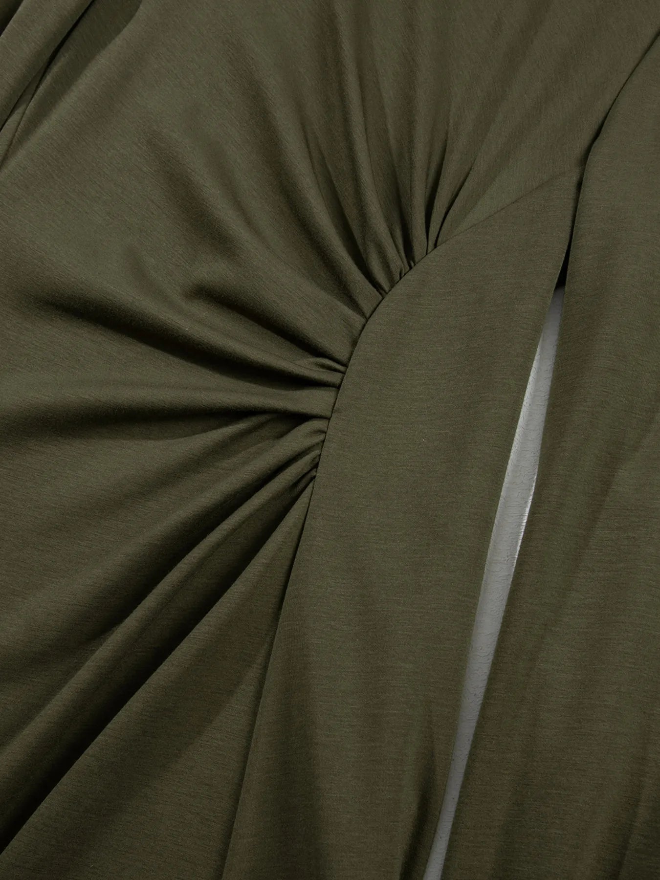 Solid Color Ruched Detail Long Sleeve Midi Dress c8400e6c39d643c68c3f0b7e96b77274-Max-Origin