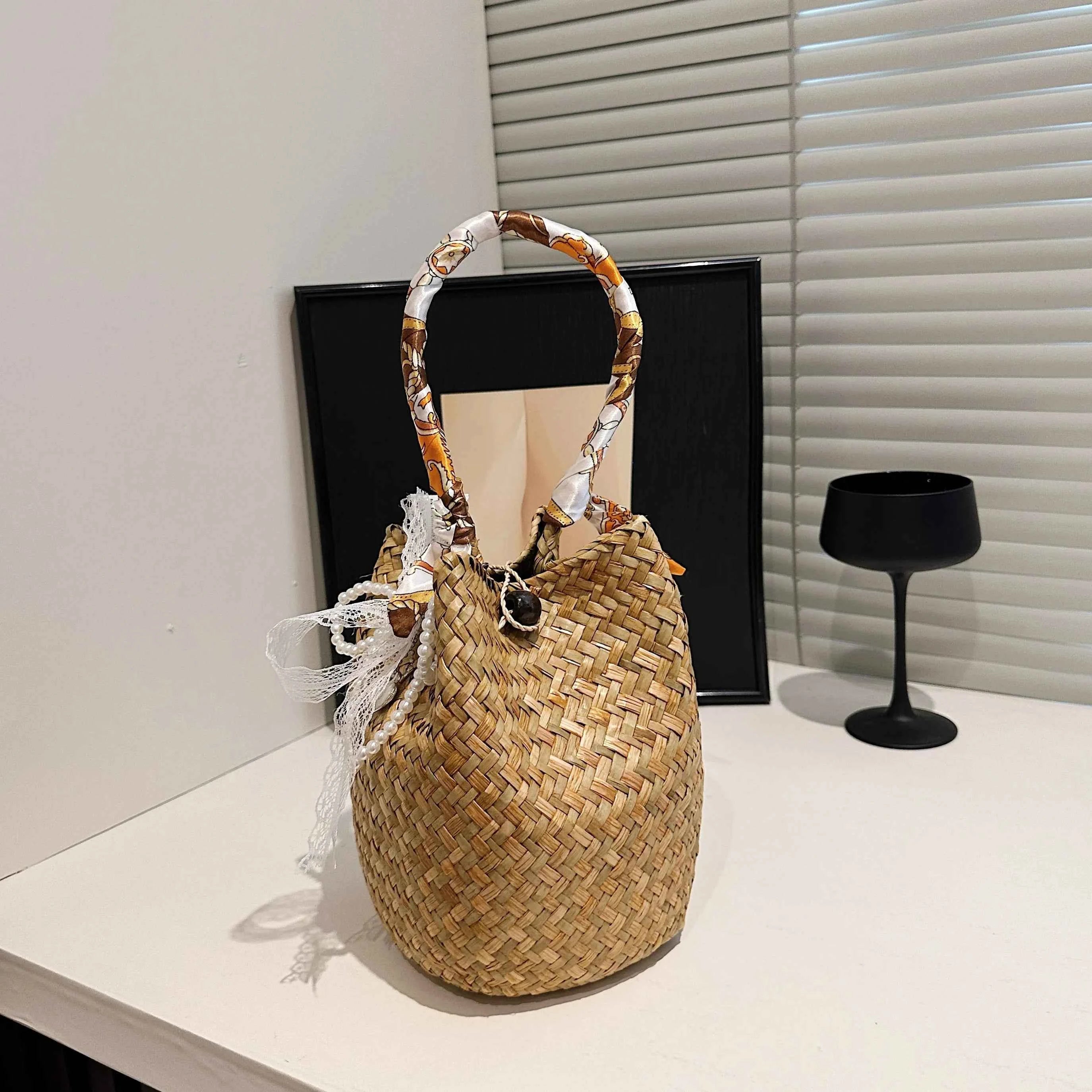 Woven Straw Basket Handbag c8ce9b201d044b8ba5629824e5ce89ca-Max-Origin