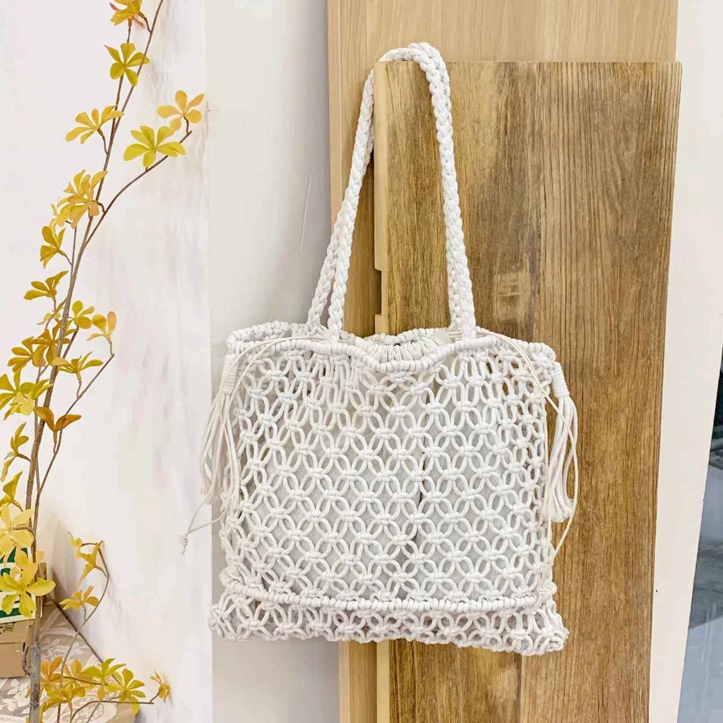 Lightweight Tassel Woven Handbag c908dd3c52964acdbc6a5bff2c1ac358-Max-Origin
