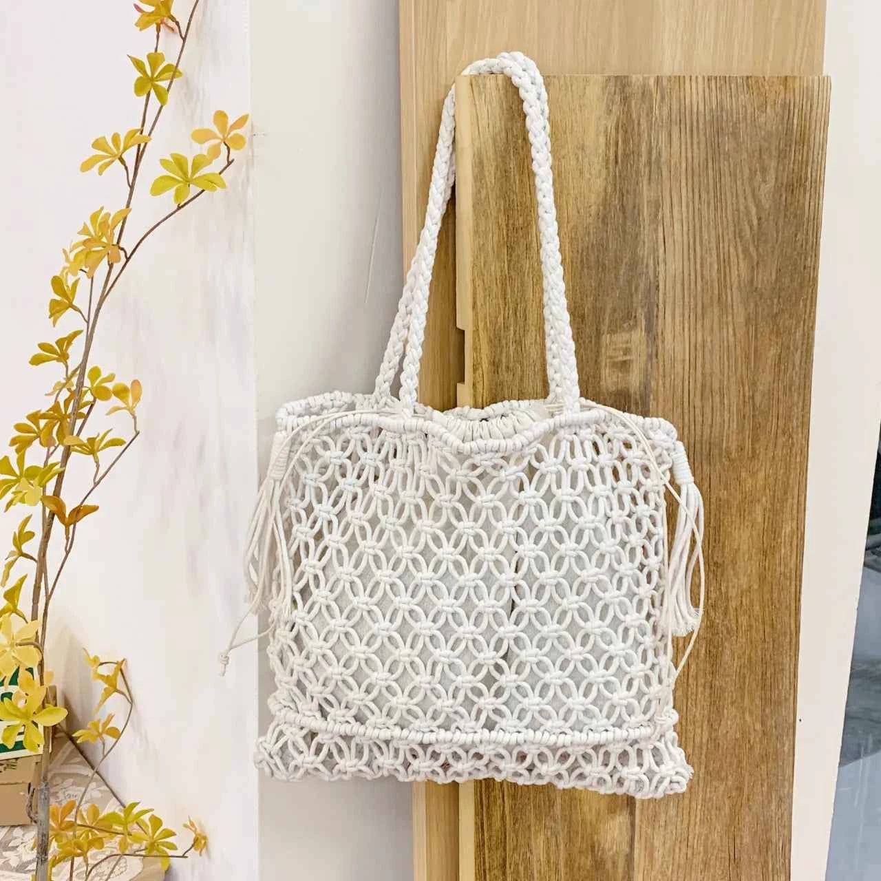 Lightweight Tassel Woven Handbag c908dd3c52964acdbc6a5bff2c1ac358-Max-Origin