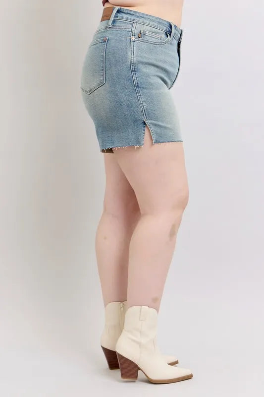 Judy Blue Full Size High Waist Vintage Wash Side Slit Denim Shorts Plus Size c93796ef-1b69-4584-990f-adc69cdb850b-Max-Origin