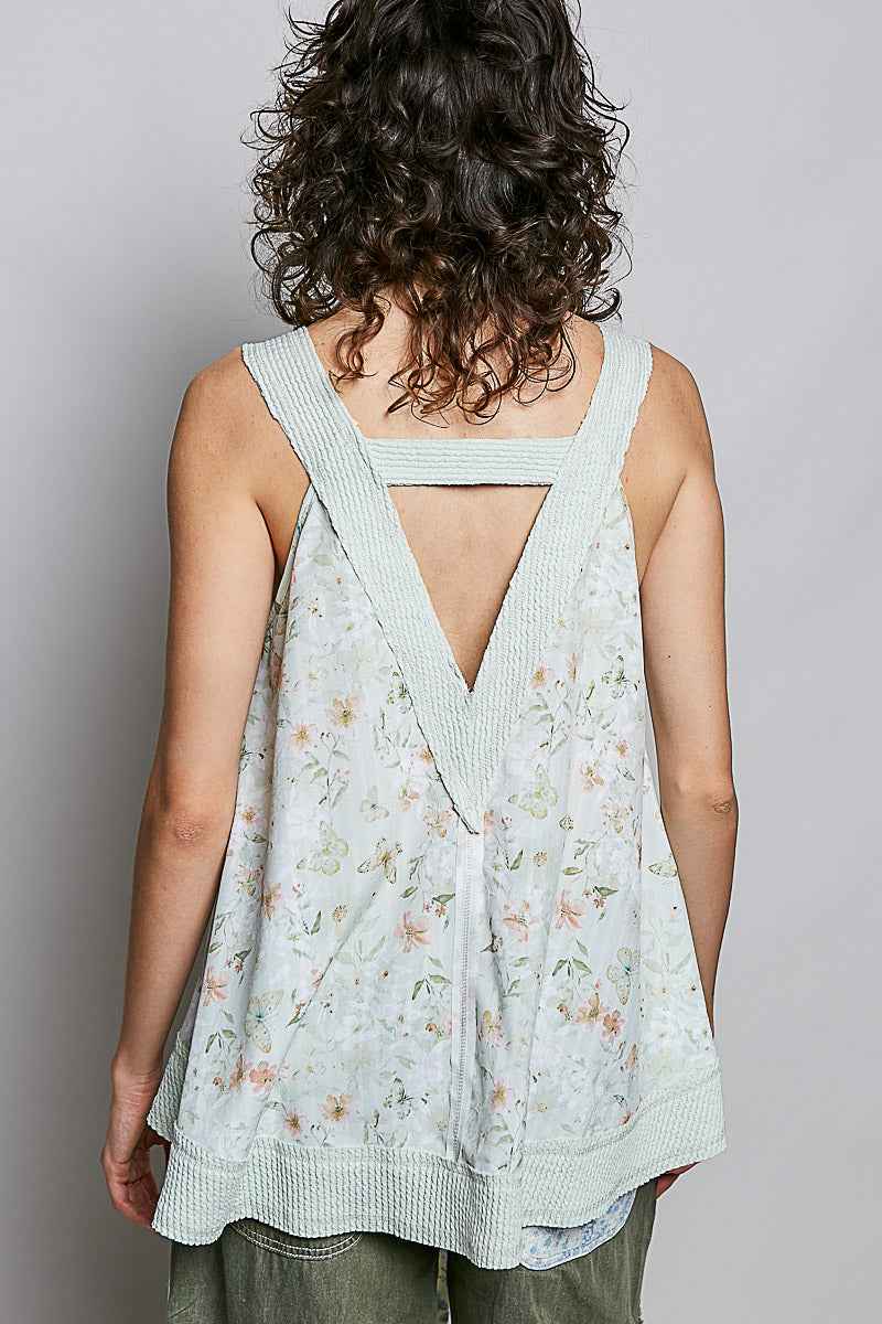 POL Floral V-Neck Tank with Front Pocket c9570570-bf6d-4a82-9698-fd69e95401fa-Max