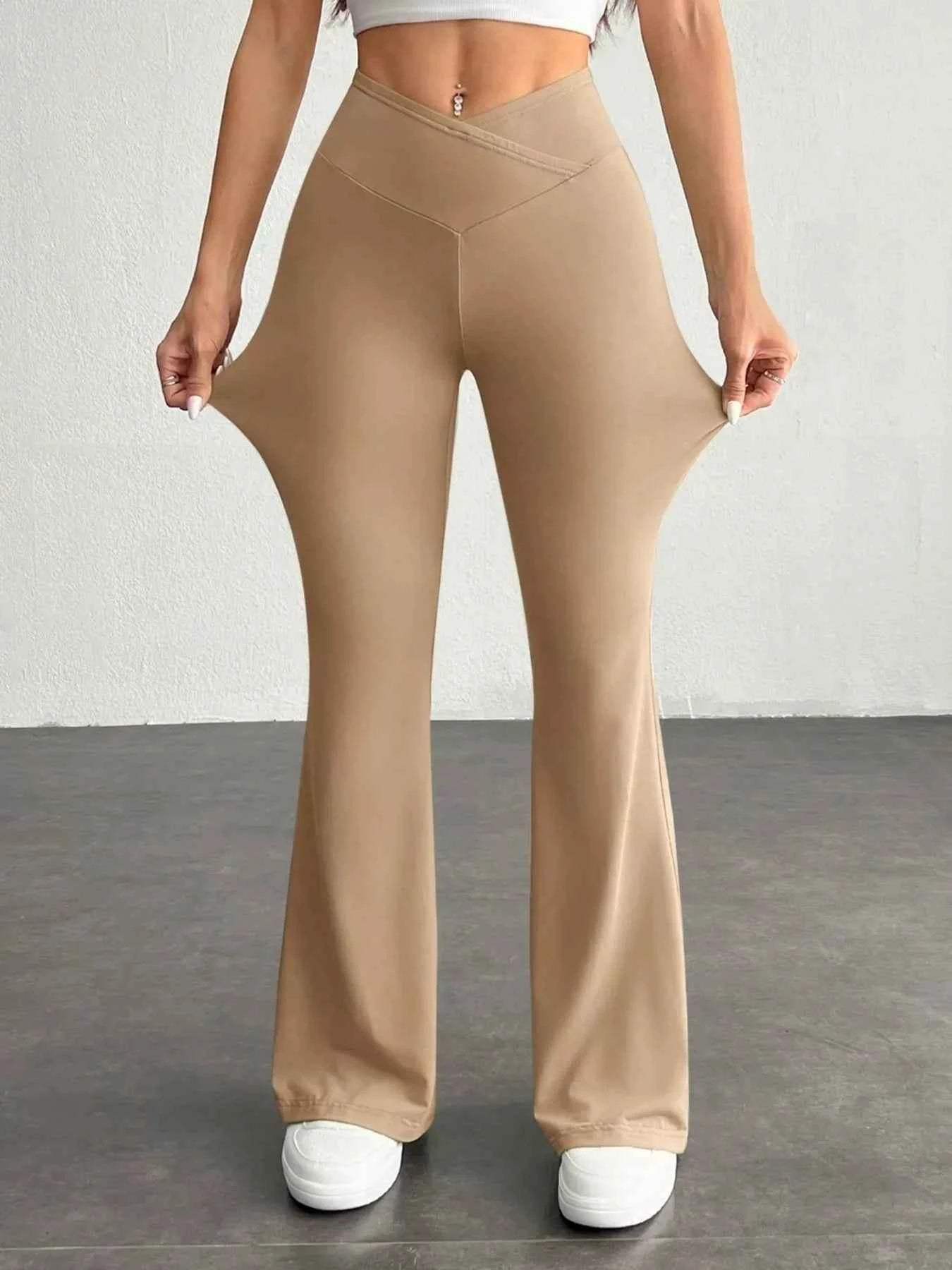 High-Waisted Flare Pants c9797411395d47eda4c1c22e950a9a4e-Max-Origin