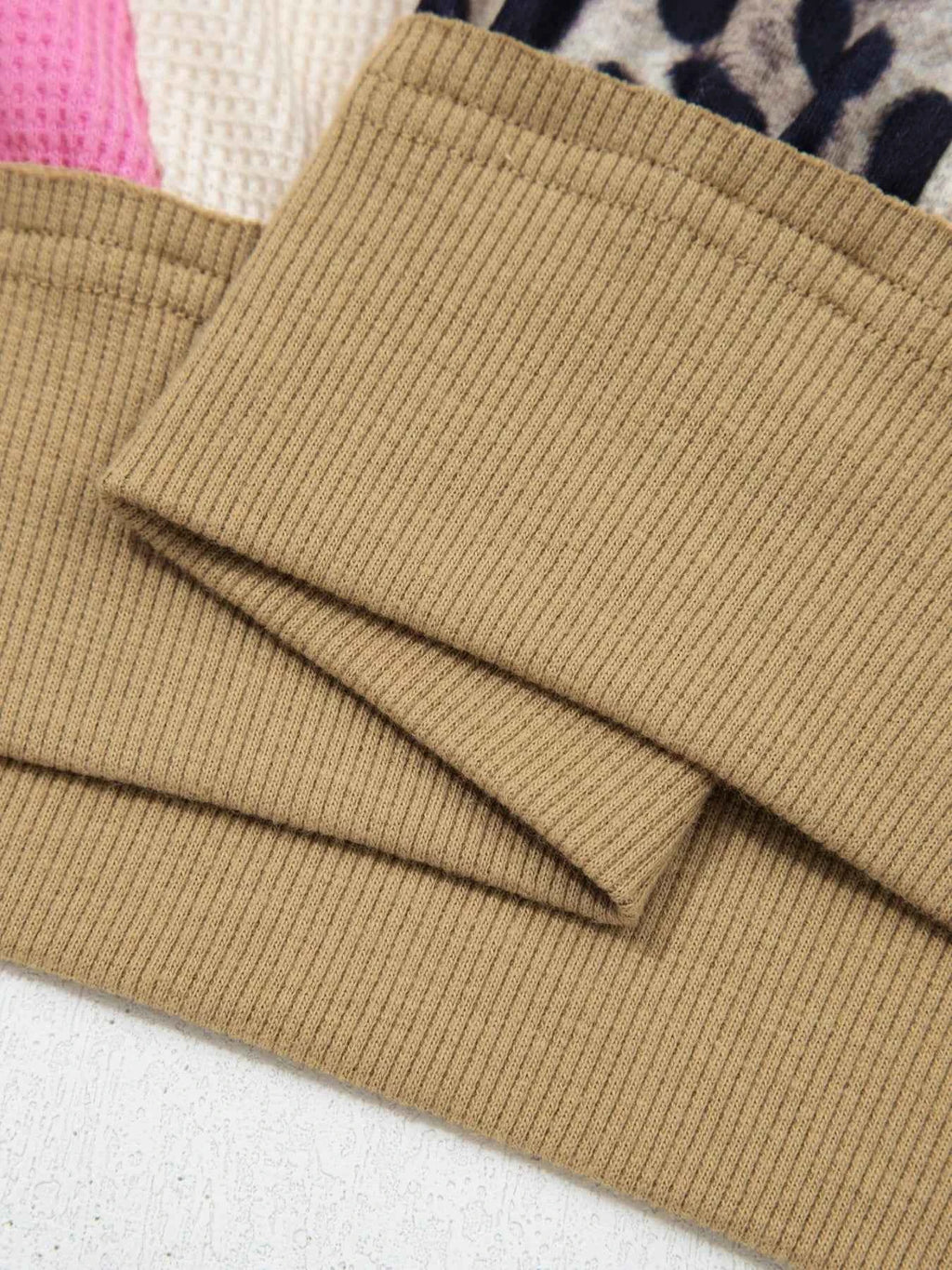 Leopard Print Color Block Round Neck Top c9d3b19c-6ae3-4874-a741-a7a832bd7469-Max-Origin