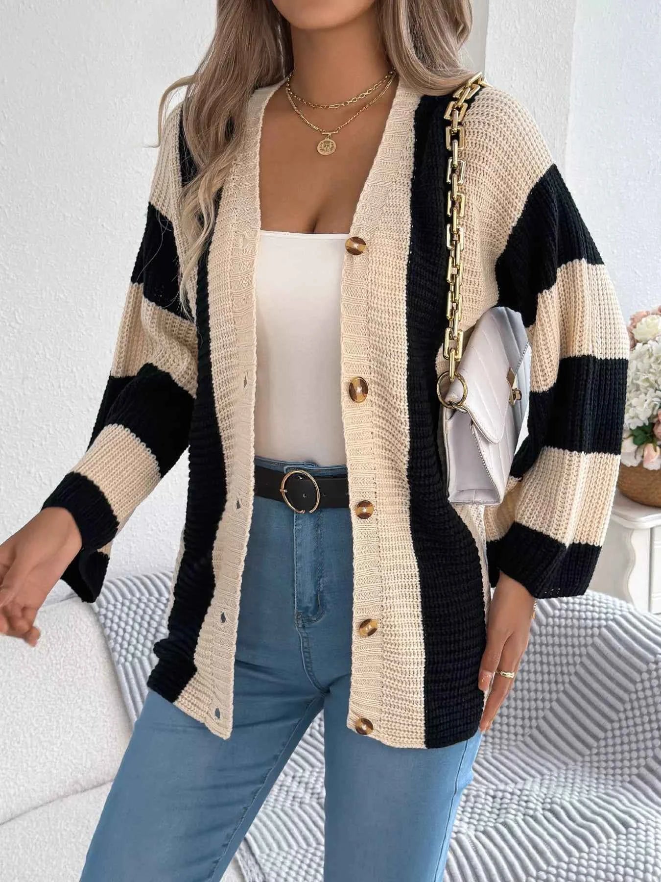 Color Block Button-Up Cardigan ca474692-e8d6-4cf8-9149-85b82c402963-Max-Origin
