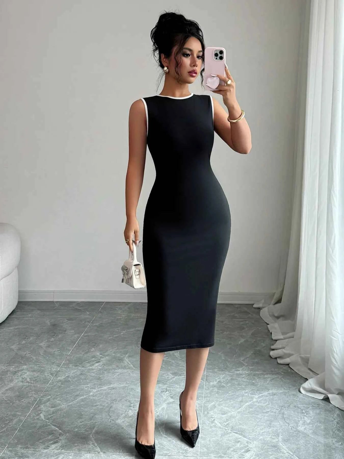 Contrast Bow Back Sleeveless Midi Dress caaeb0d4-8c14-458e-9079-508178f0a724-Max-Origin