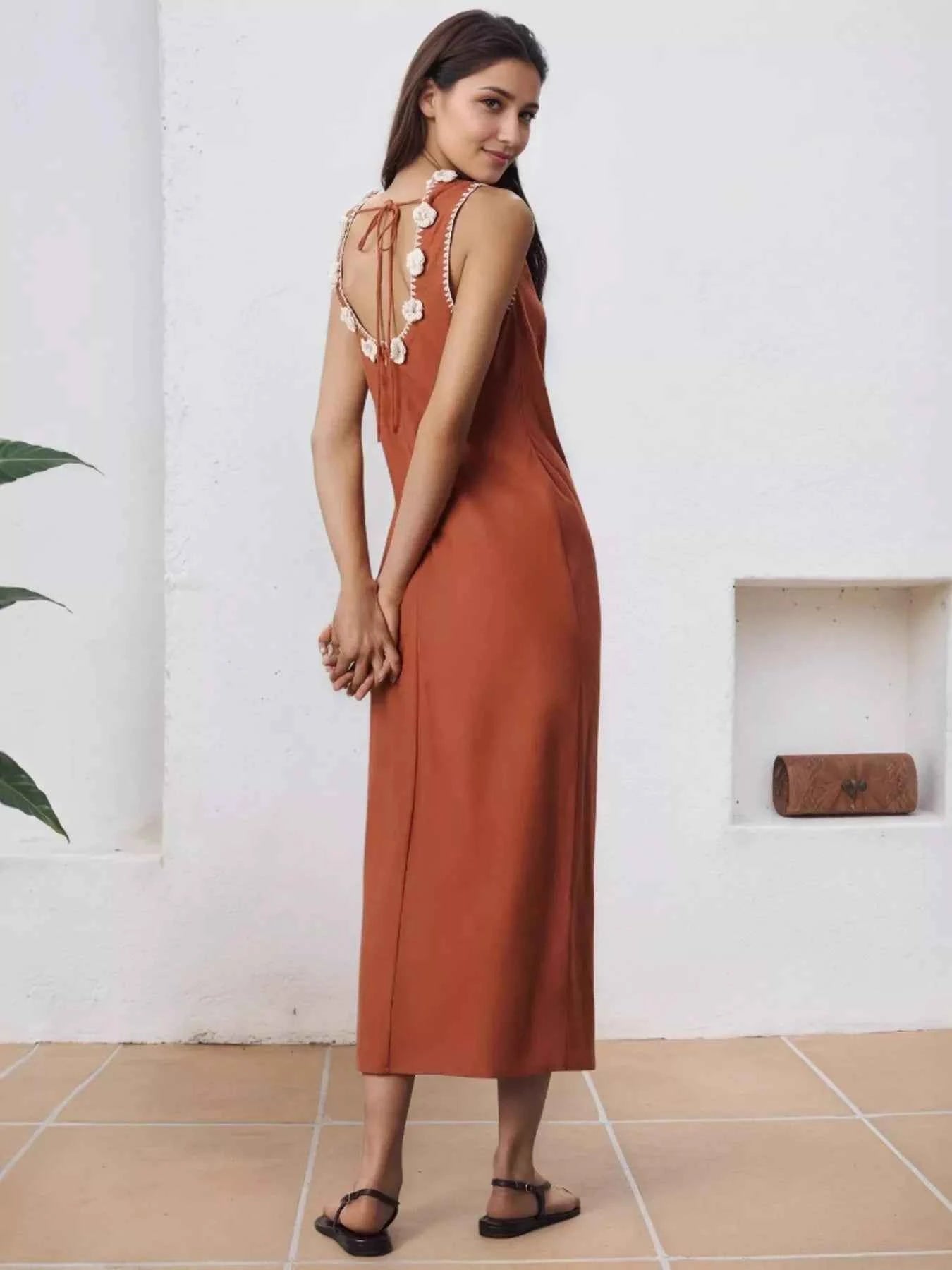 Slit Round Neck Sleeveless Midi Tank Dress cb0e64755ea54c18b6408a5b80975a36-Max-Origin